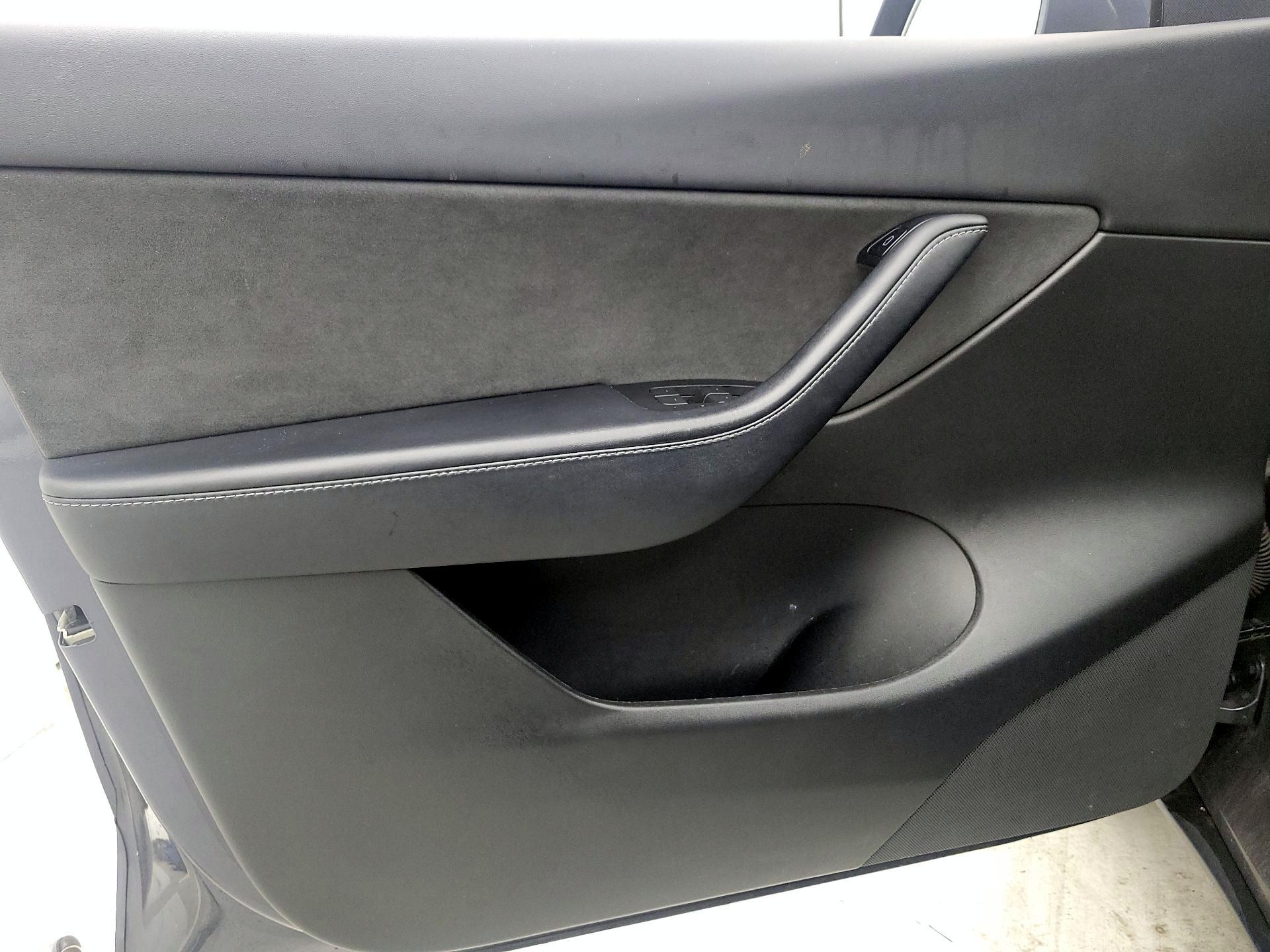 Thumbnail: 2022 Tesla Model Y - 12