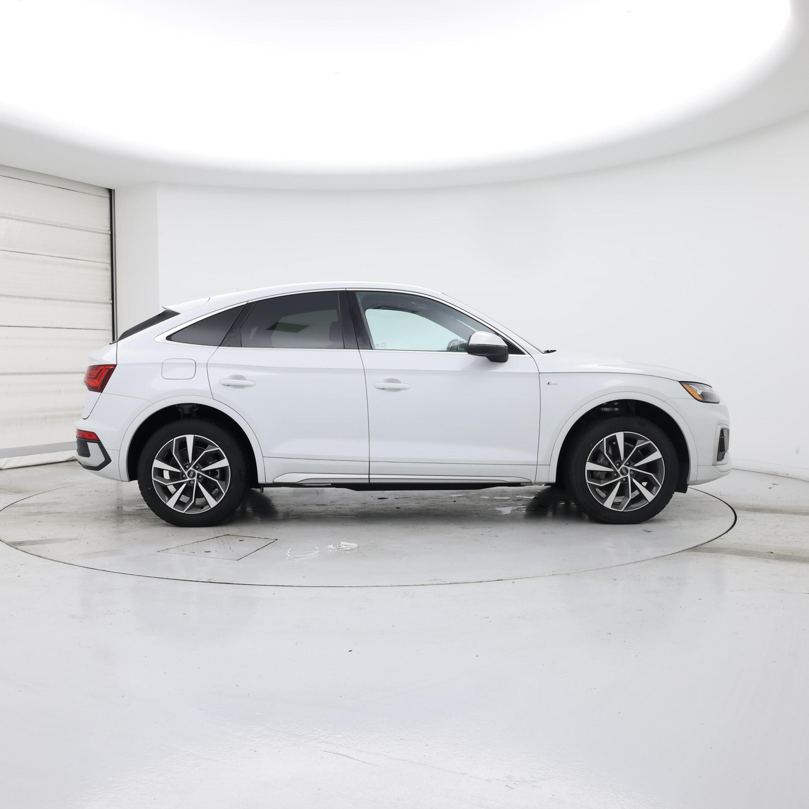 Thumbnail: 2021 Audi Q5 - 7