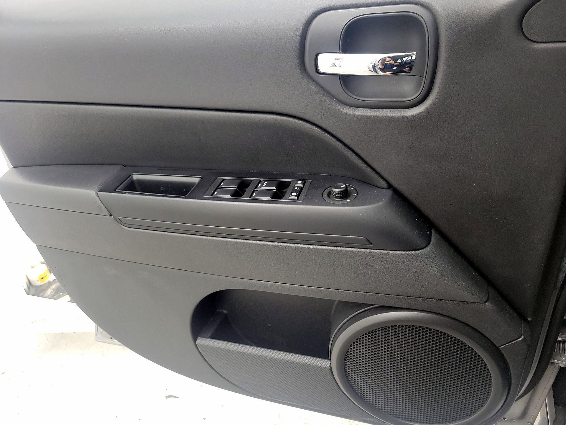 Thumbnail: 2016 Jeep Patriot - 12