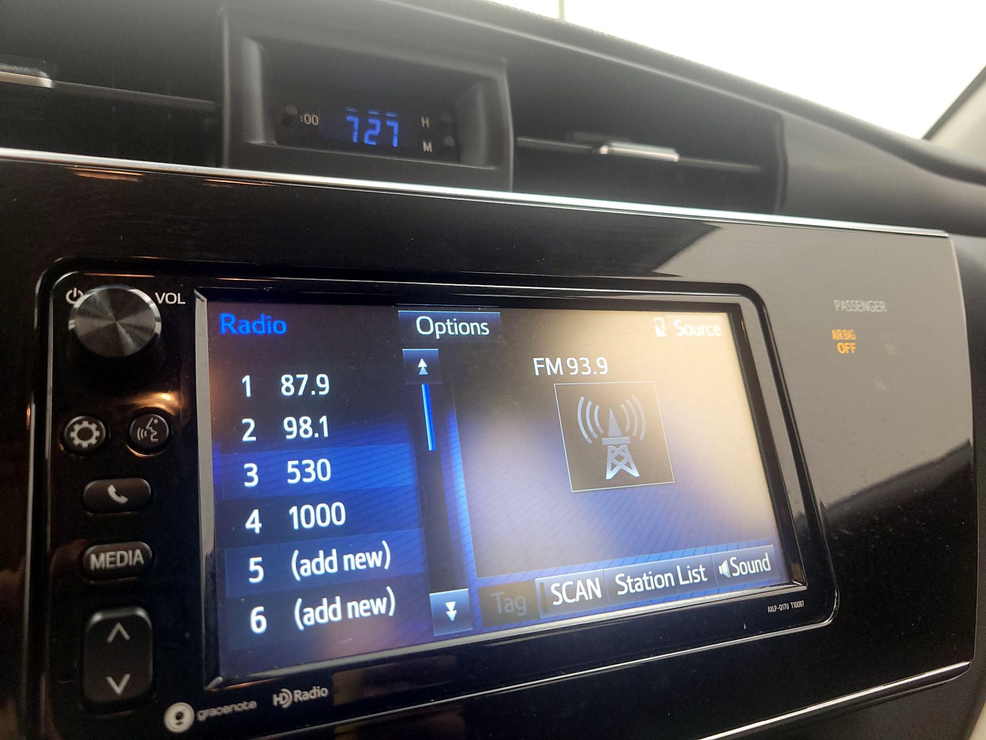 Thumbnail: 2018 Toyota Corolla iM - 15