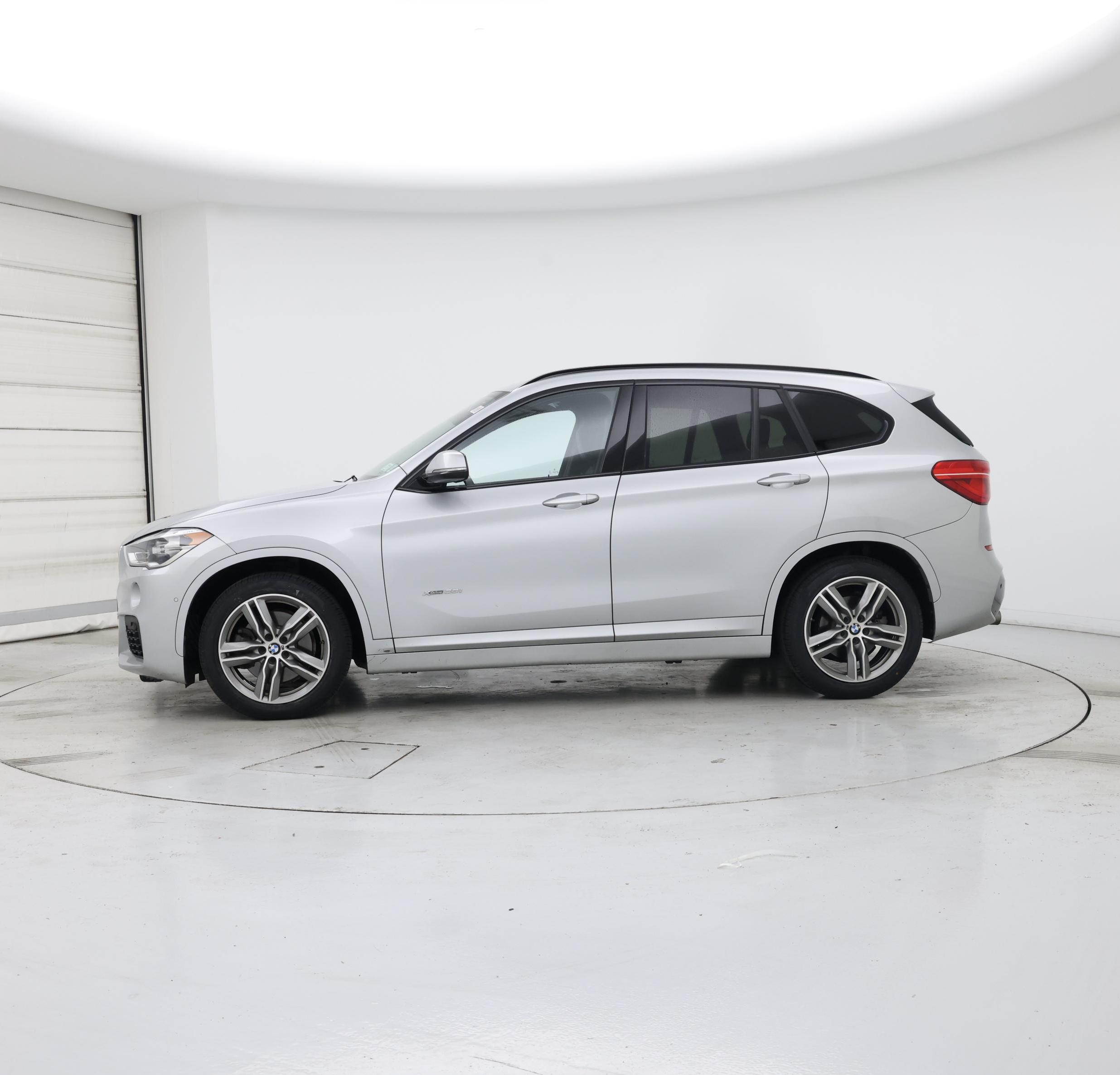 Thumbnail: 2016 BMW X1 - 3