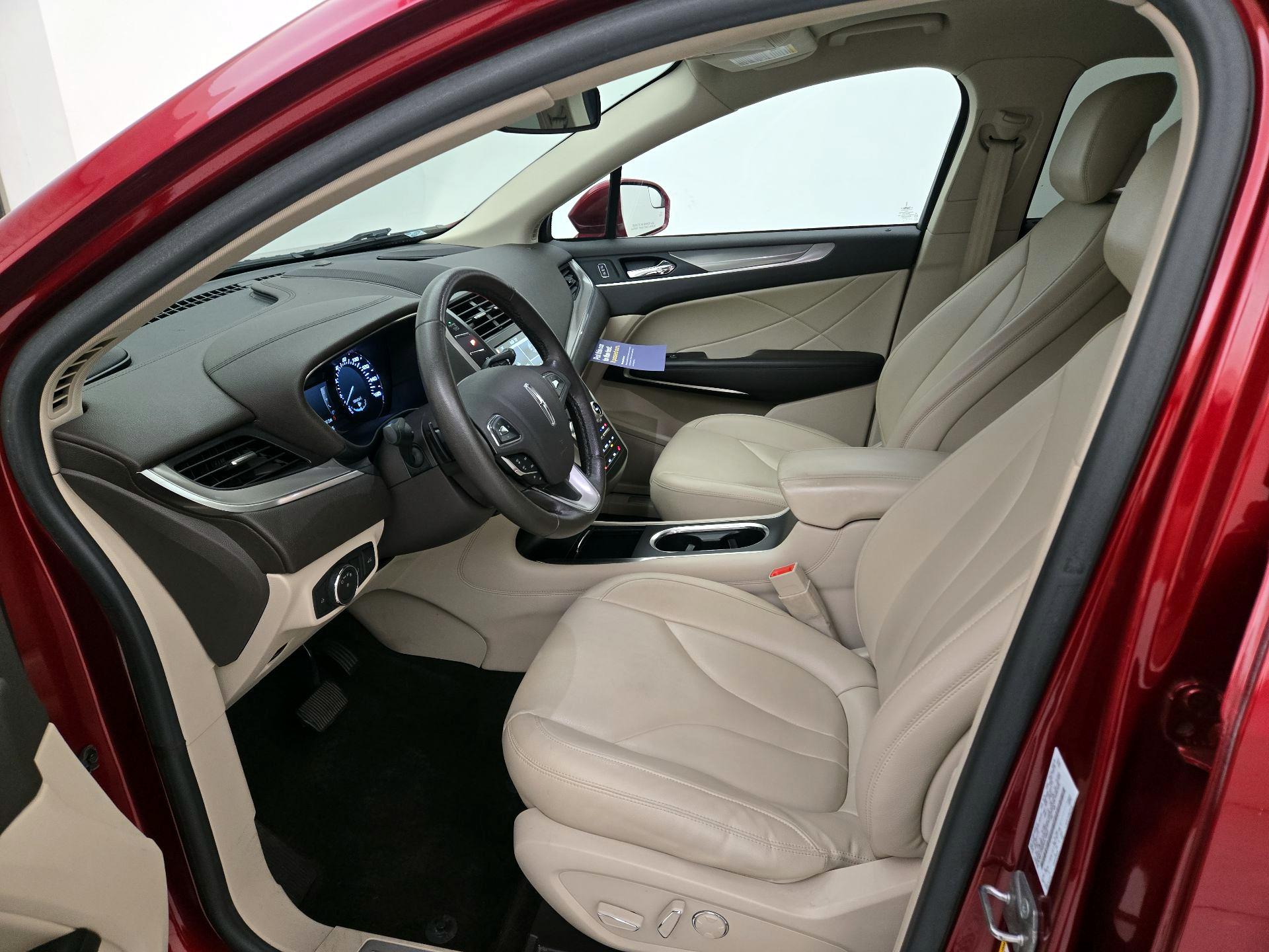 Thumbnail: 2019 Lincoln MKC - 11