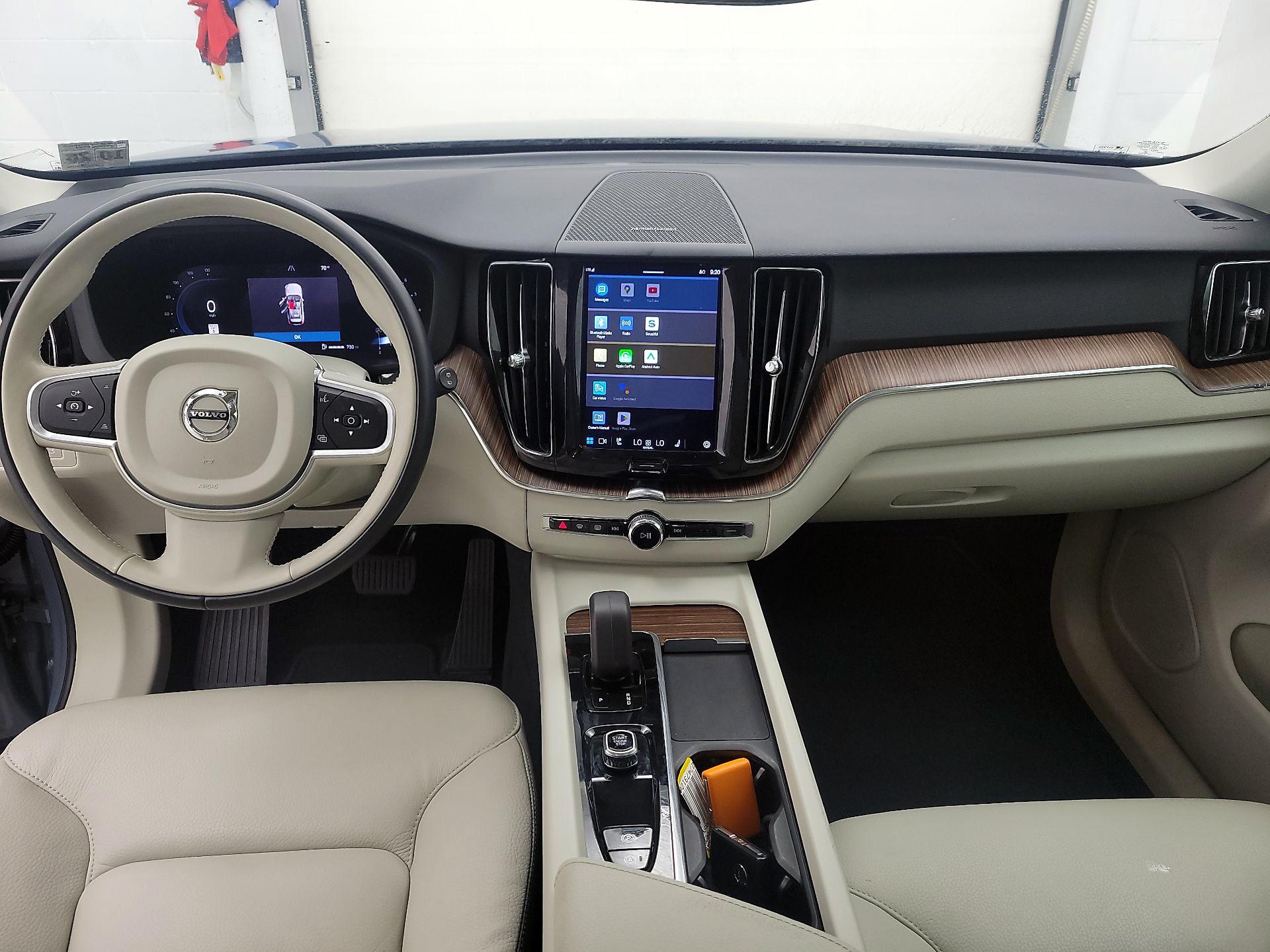 Thumbnail: 2022 Volvo XC60 - 9