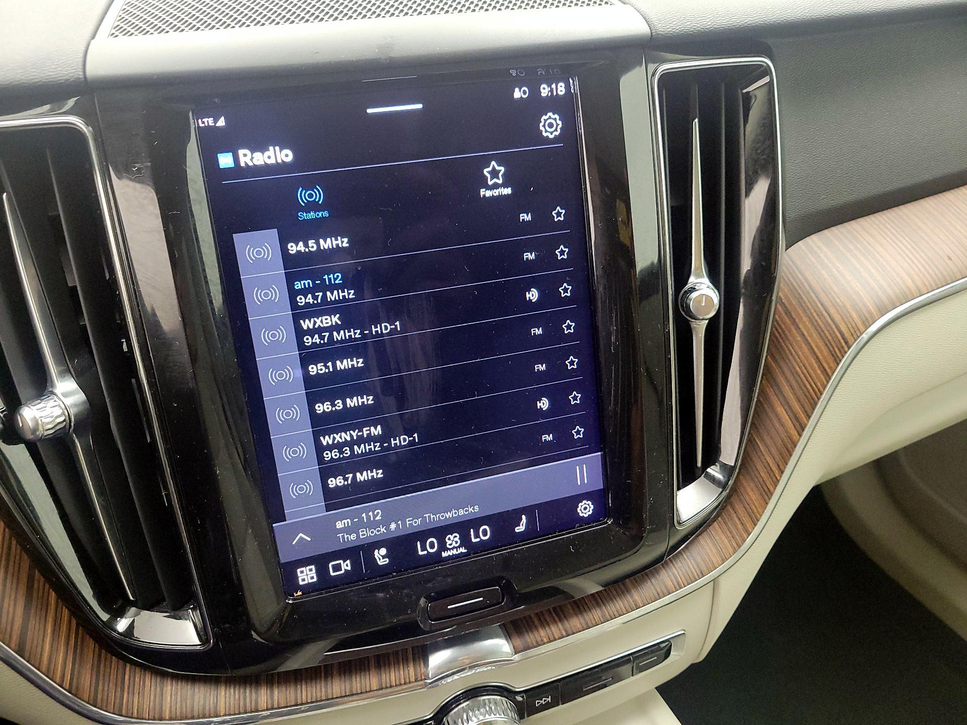 Thumbnail: 2022 Volvo XC60 - 15