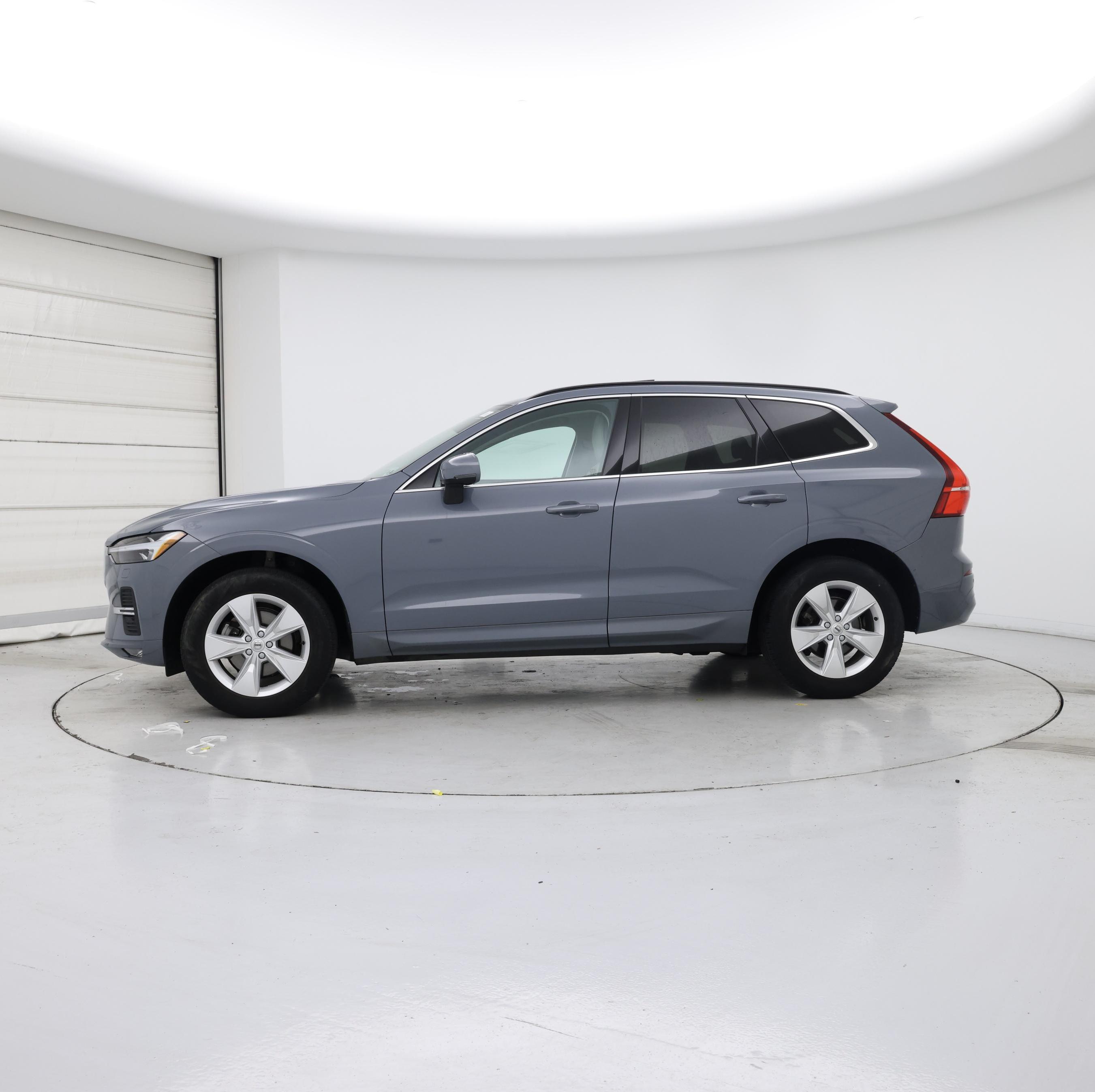 Thumbnail: 2022 Volvo XC60 - 3