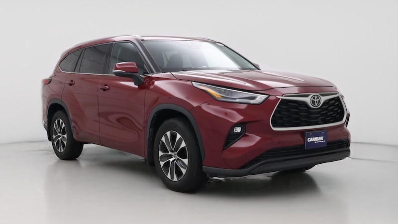 2022 Toyota Highlander XLE Hero Image