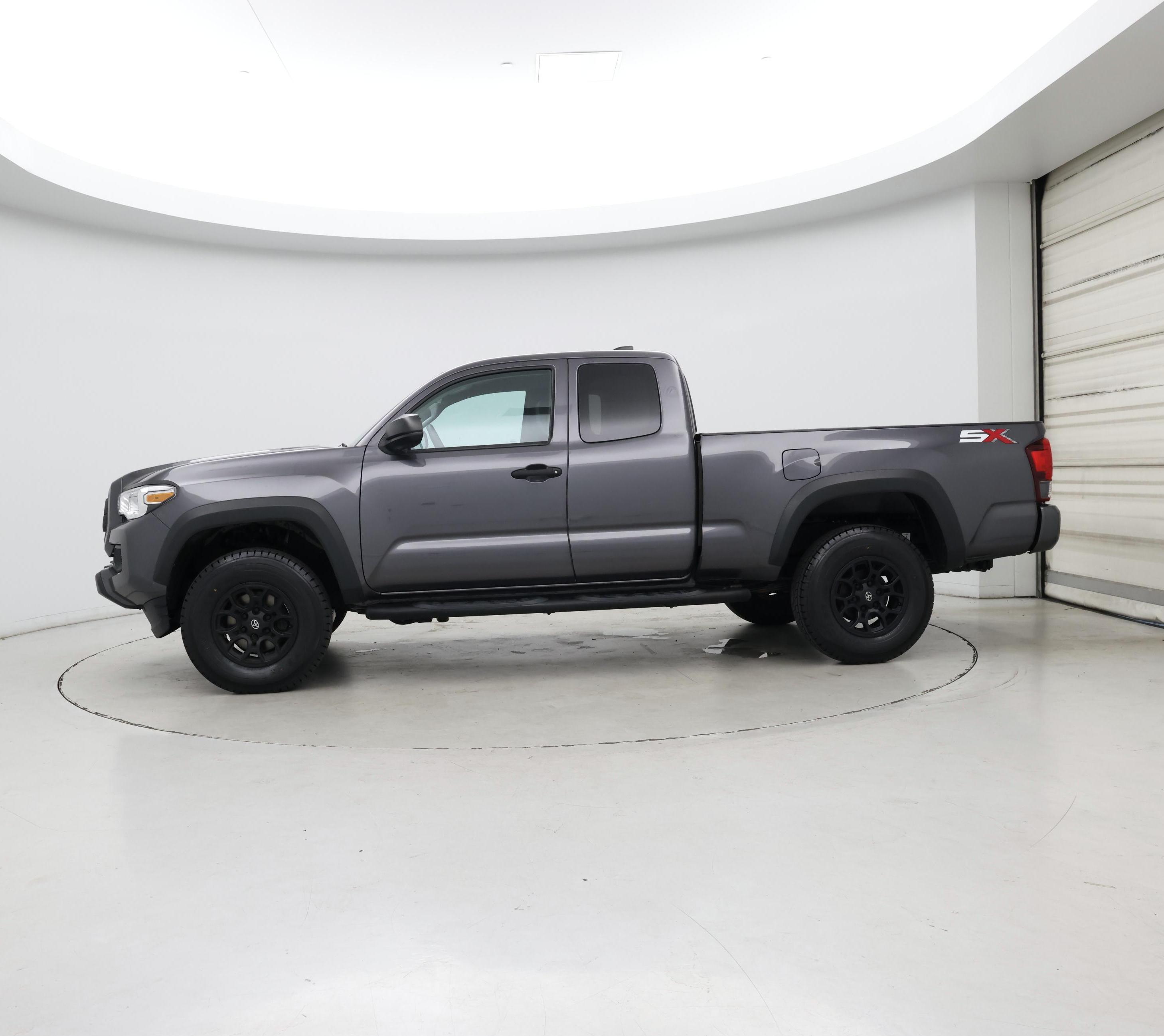 Thumbnail: 2022 Toyota Tacoma - 3