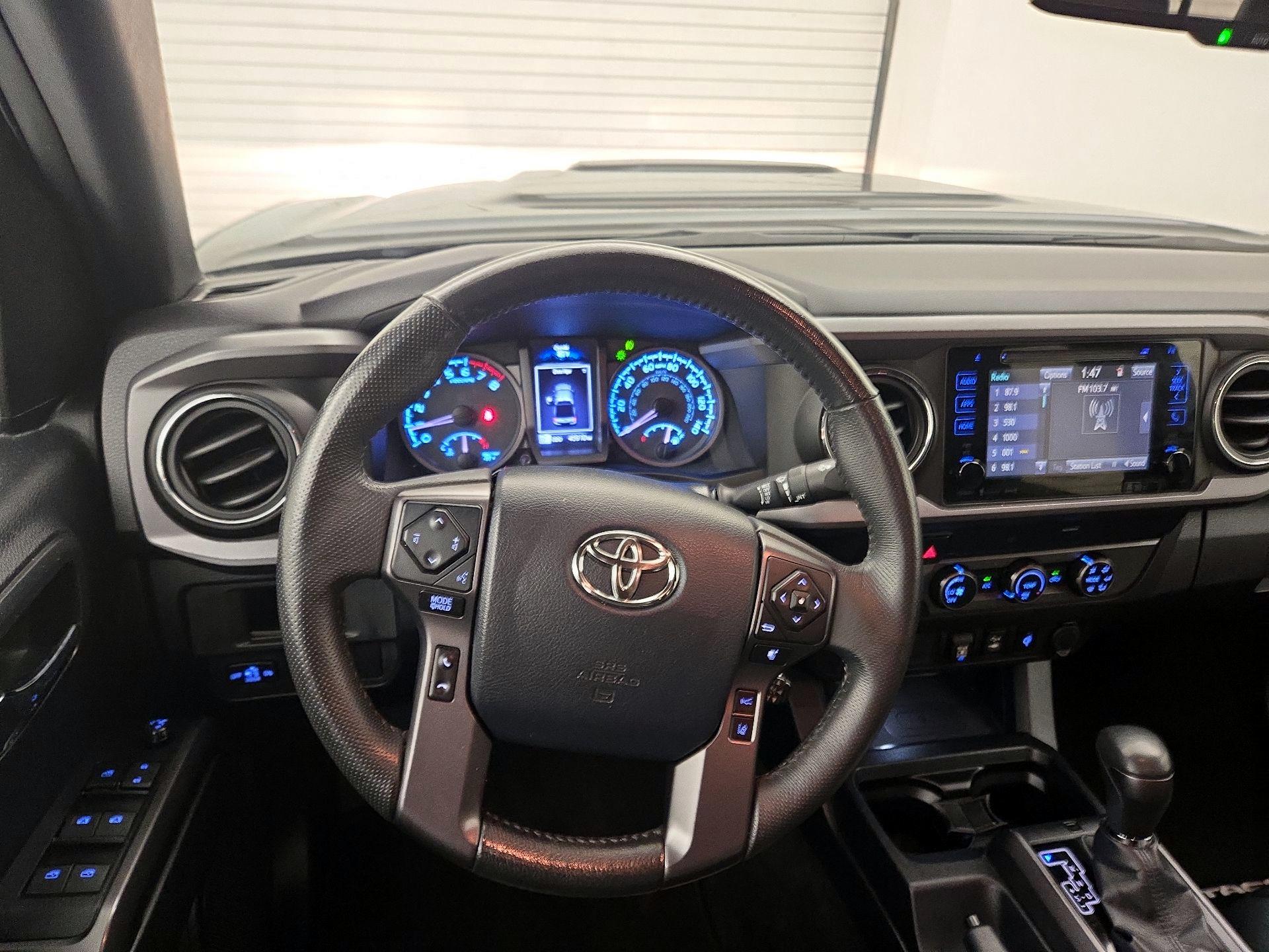 Thumbnail: 2019 Toyota Tacoma - 10
