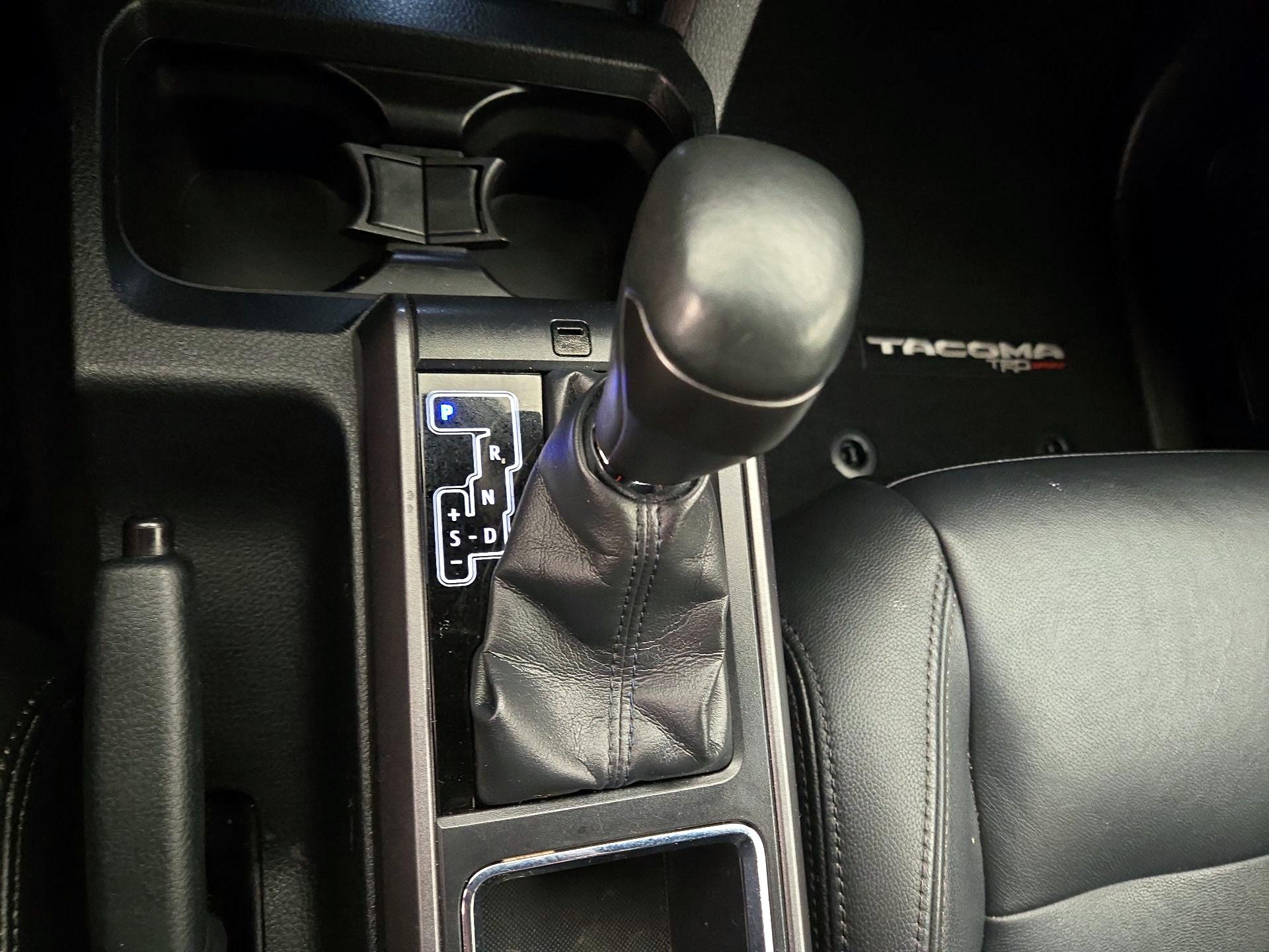 Thumbnail: 2019 Toyota Tacoma - 17