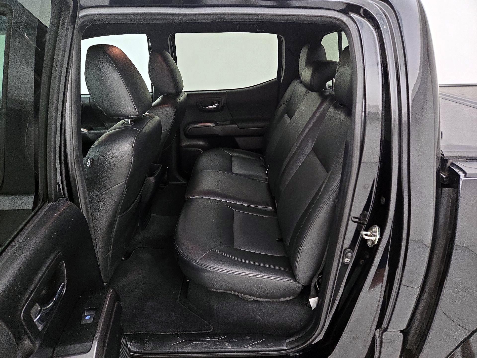 Thumbnail: 2019 Toyota Tacoma - 19