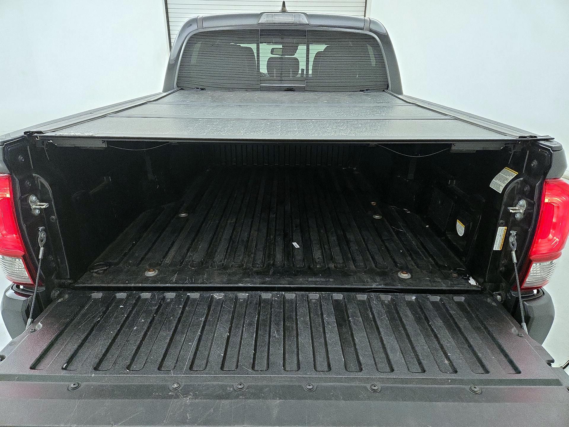 Thumbnail: 2019 Toyota Tacoma - 20