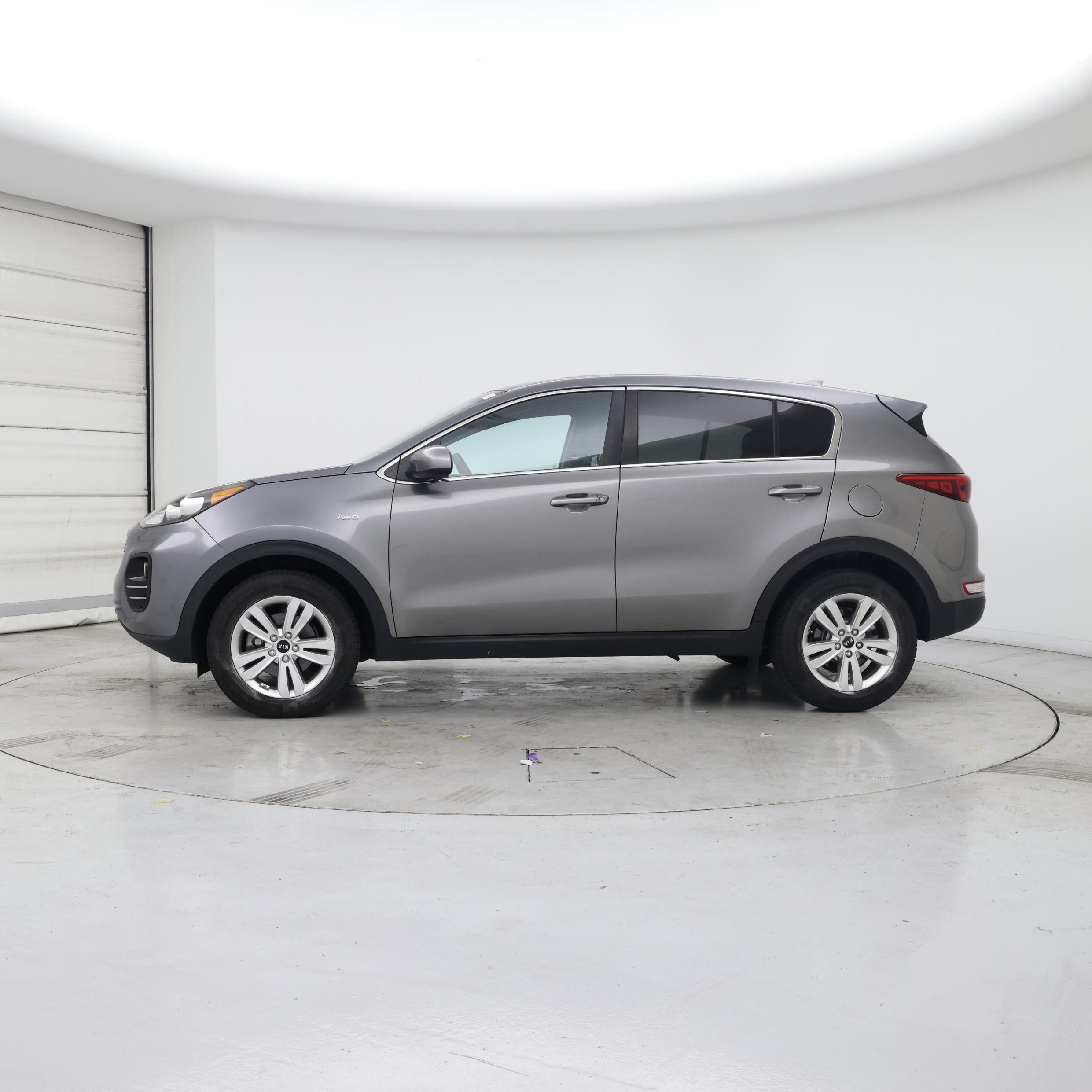 Thumbnail: 2017 Kia Sportage - 3