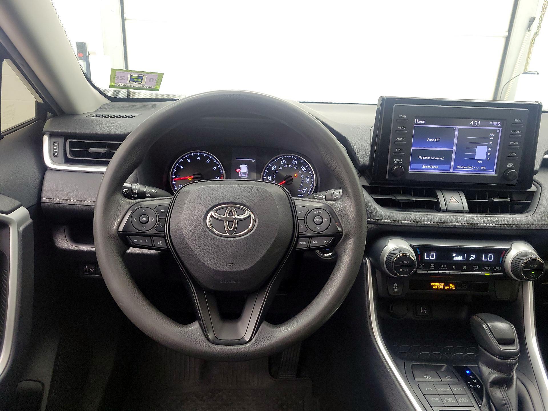 Thumbnail: 2019 Toyota RAV4 - 10