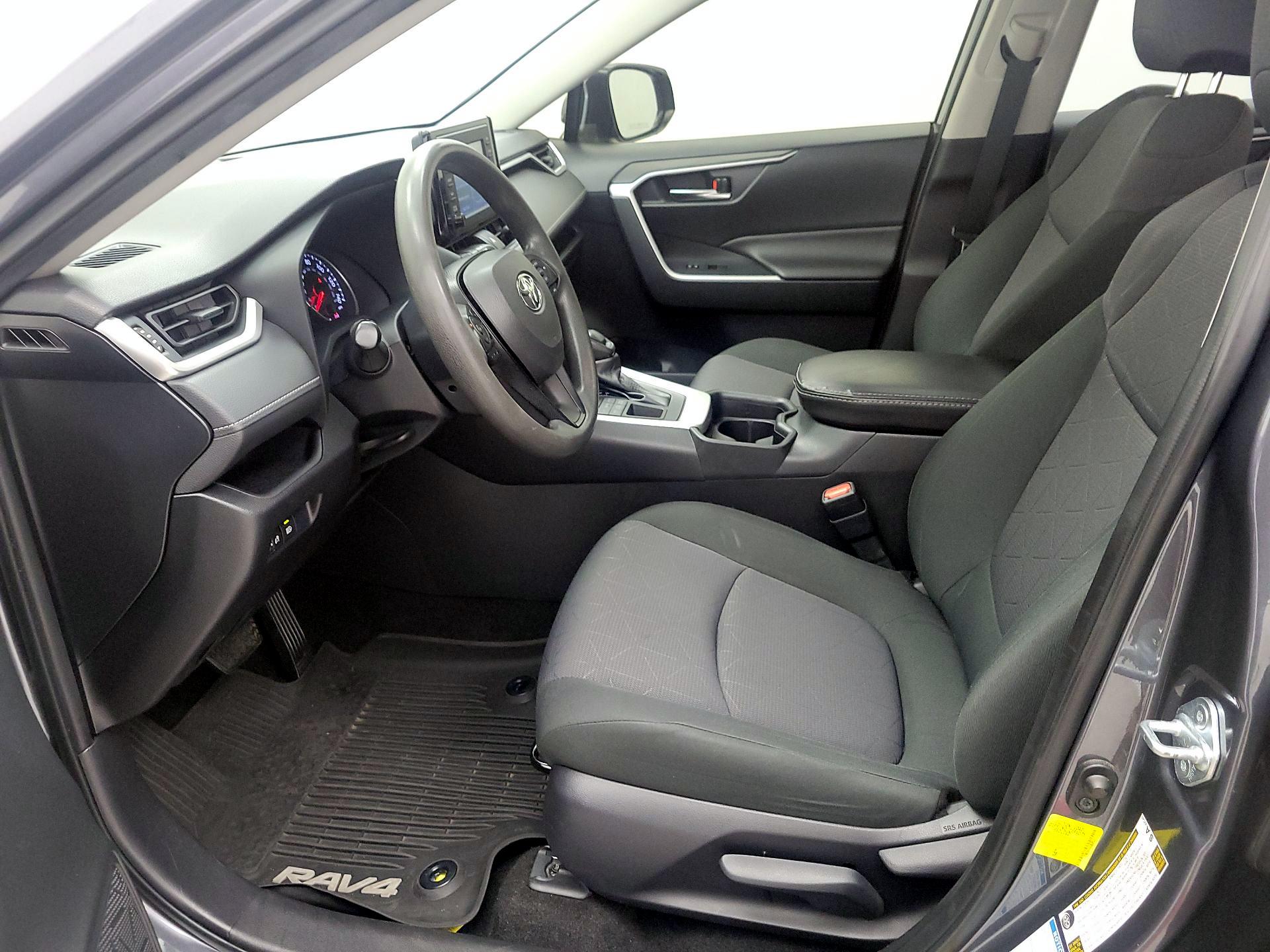 Thumbnail: 2019 Toyota RAV4 - 11