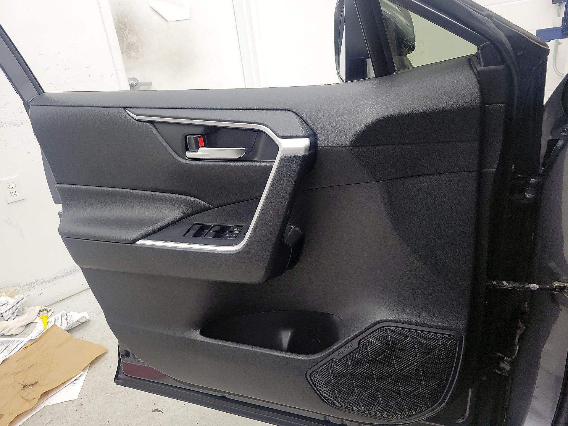 Thumbnail: 2019 Toyota RAV4 - 12