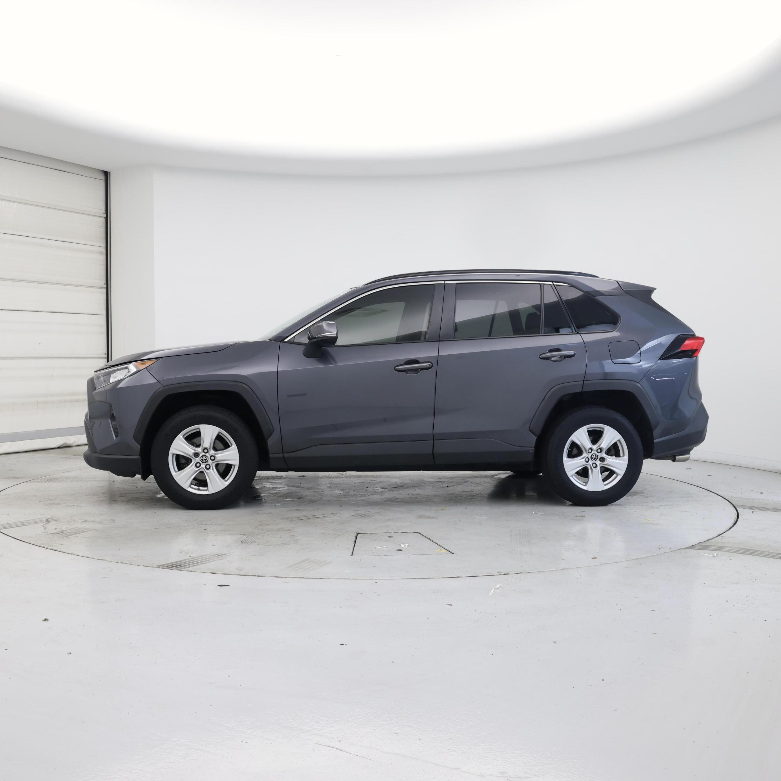 Thumbnail: 2019 Toyota RAV4 - 3