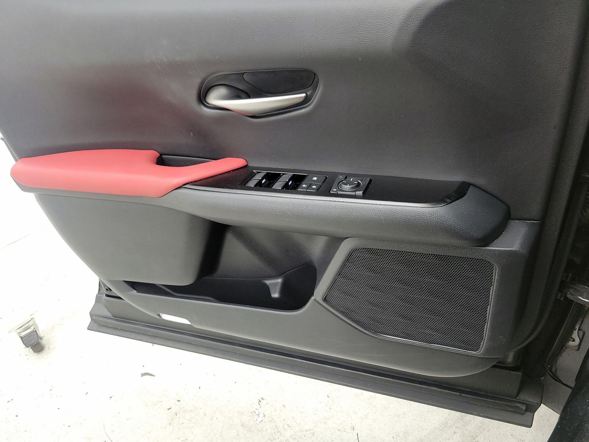 Thumbnail: 2019 Lexus UX - 12