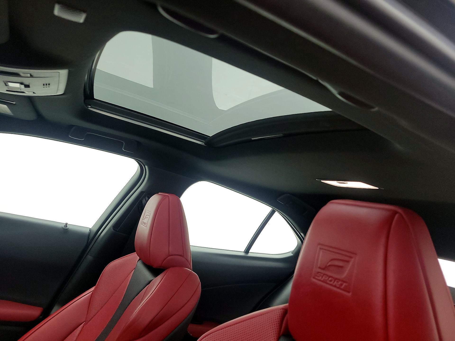 Thumbnail: 2019 Lexus UX - 18