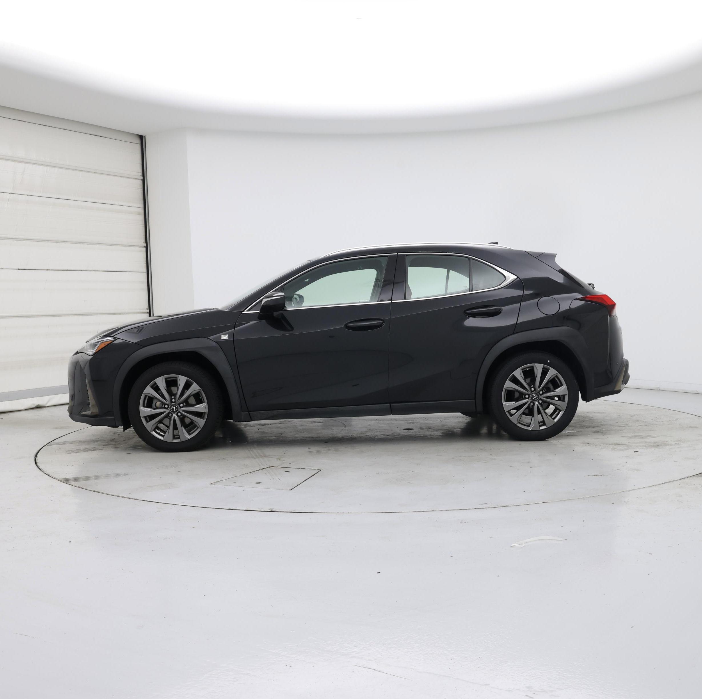 Thumbnail: 2019 Lexus UX - 3