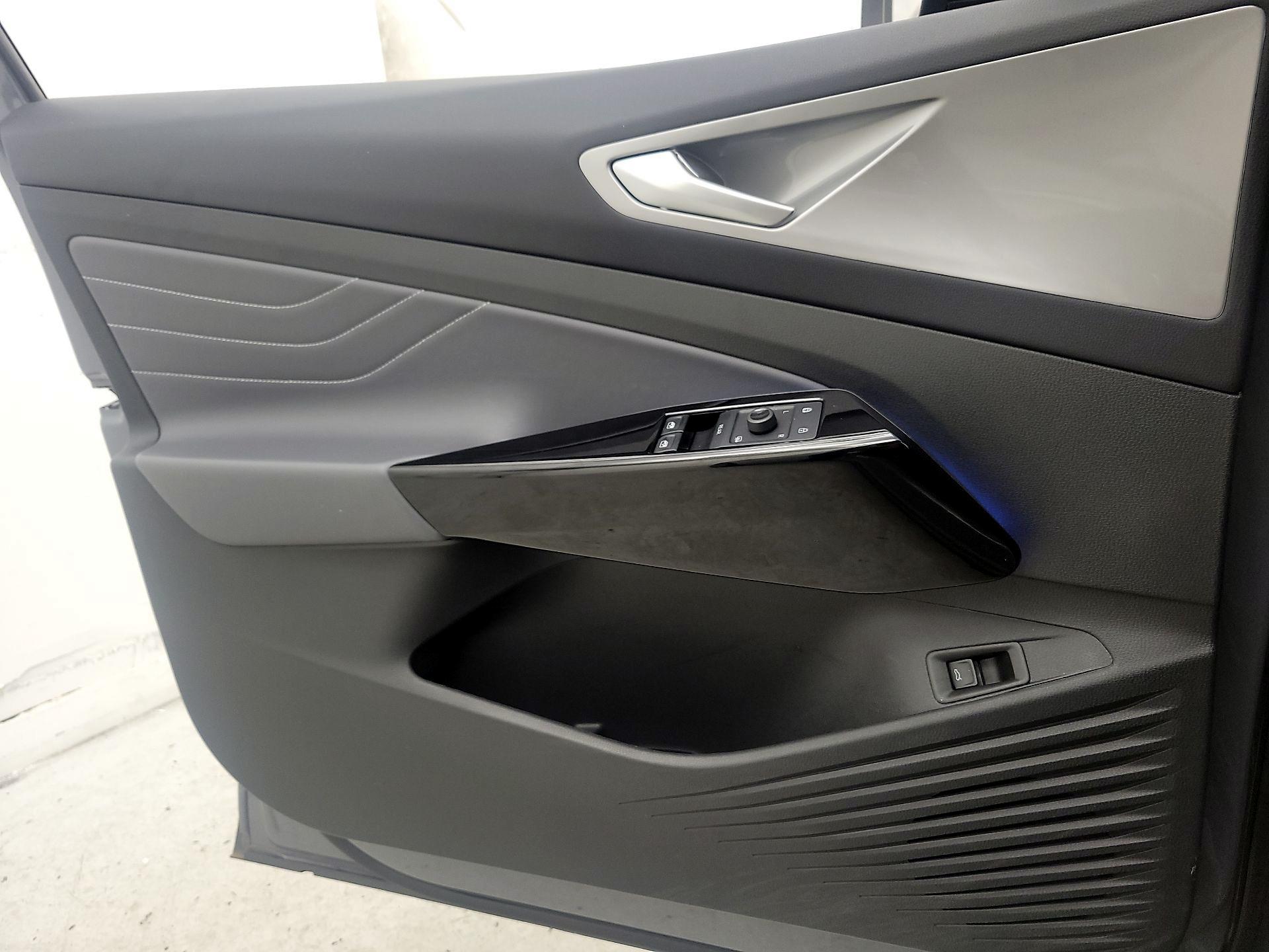 Thumbnail: 2023 Volkswagen ID.4 - 12