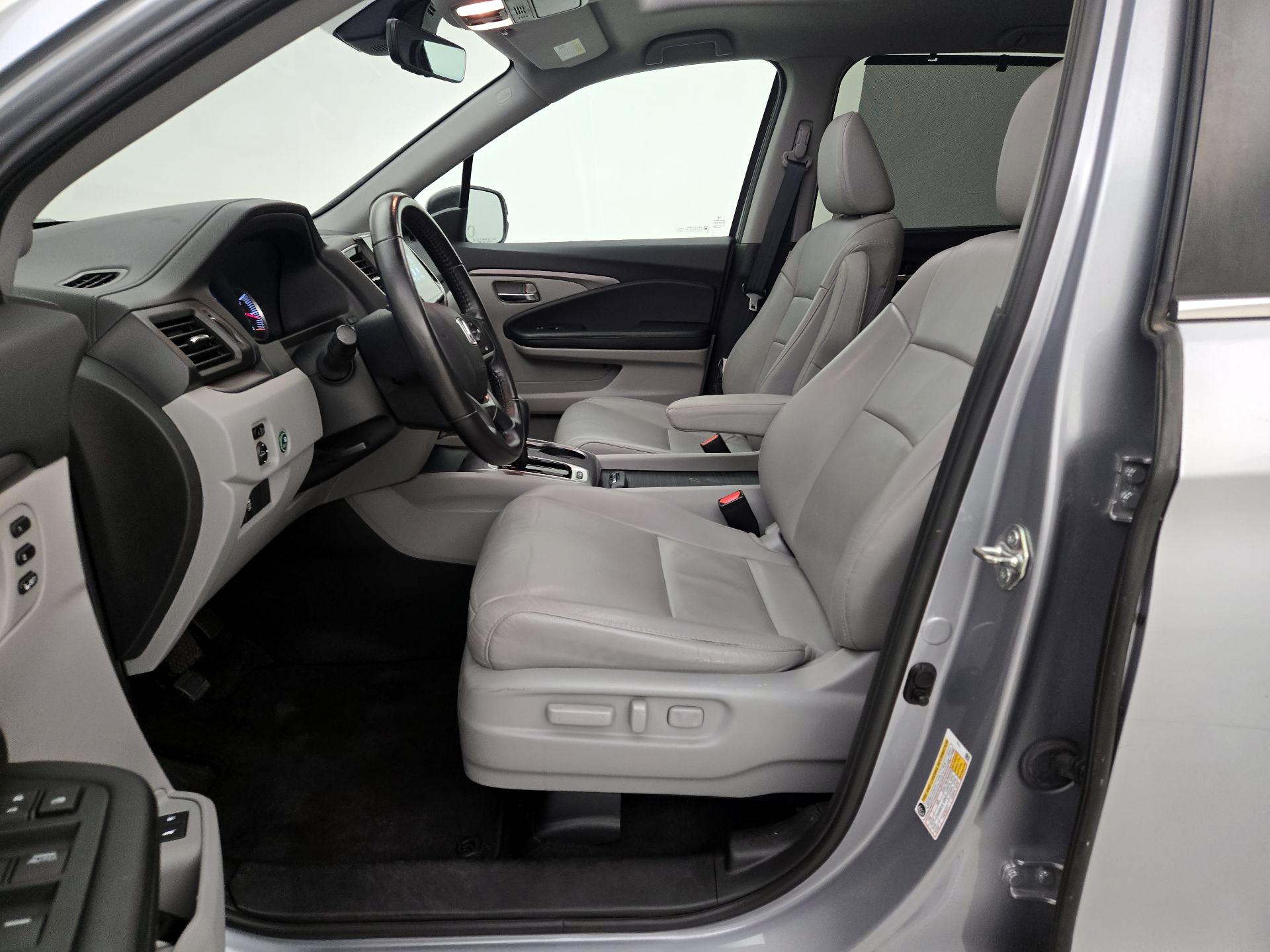Thumbnail: 2020 Honda Pilot - 11