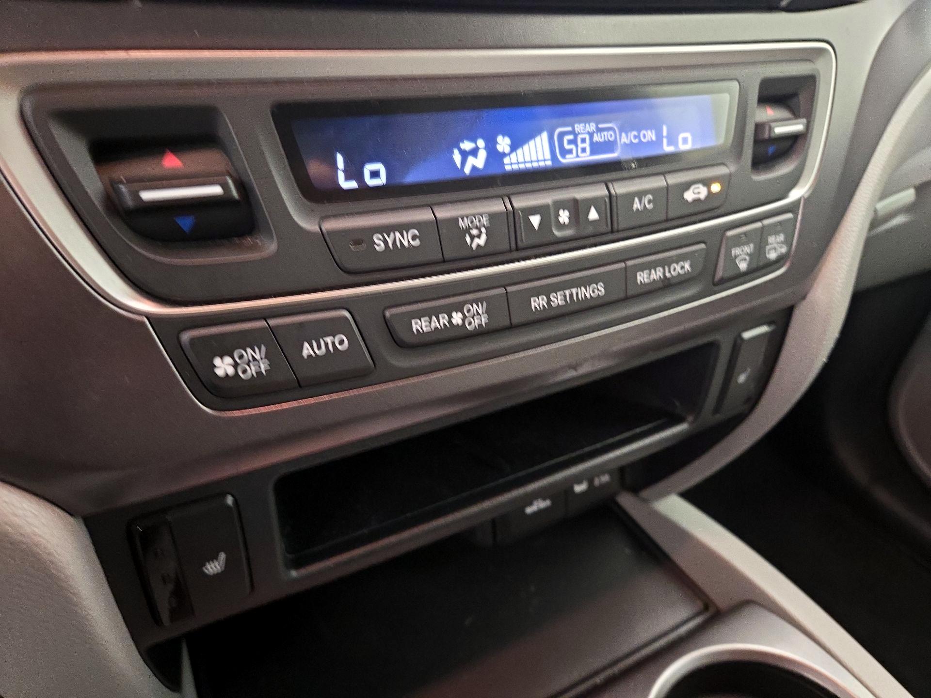 Thumbnail: 2020 Honda Pilot - 16