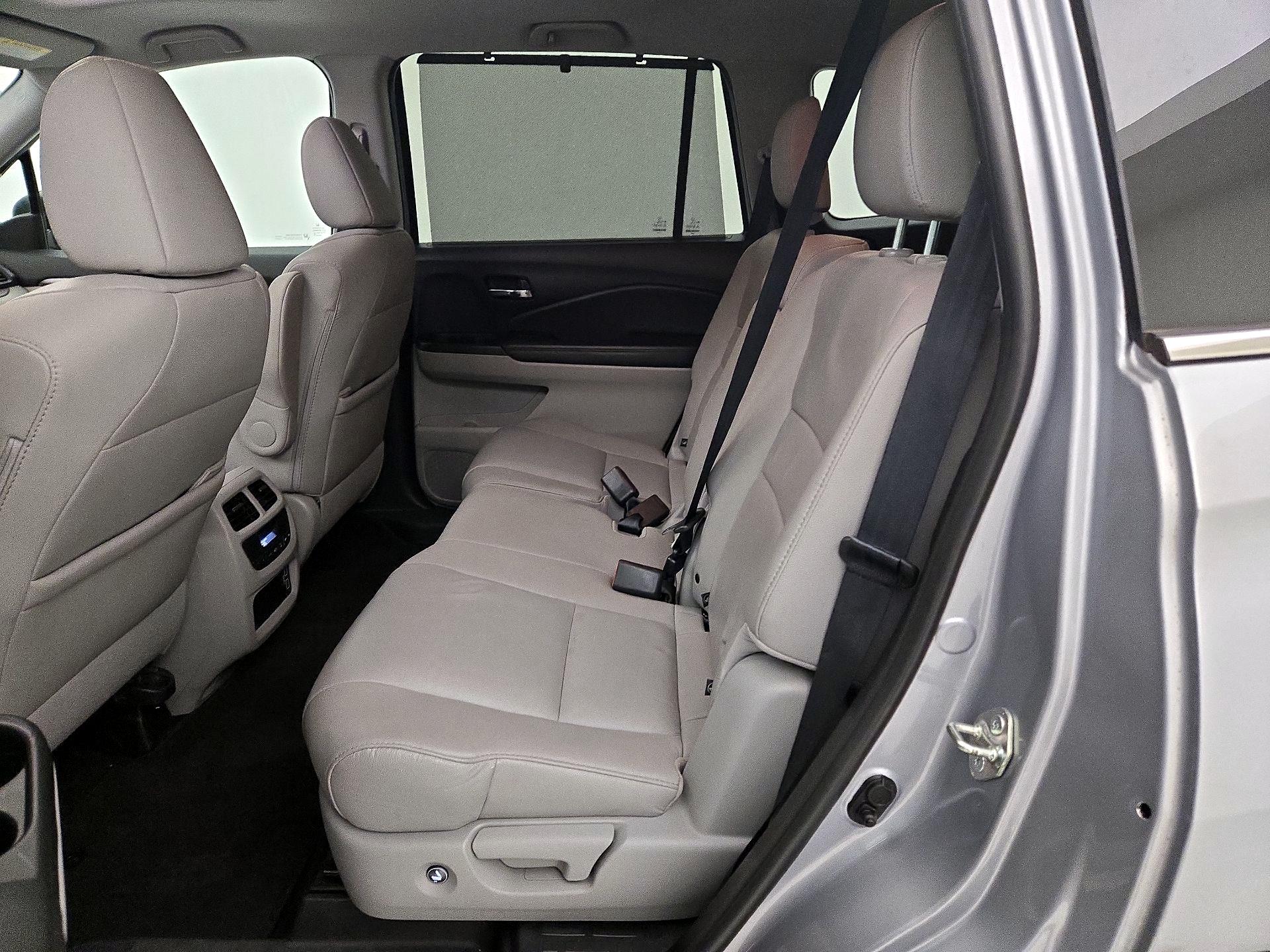 Thumbnail: 2020 Honda Pilot - 20