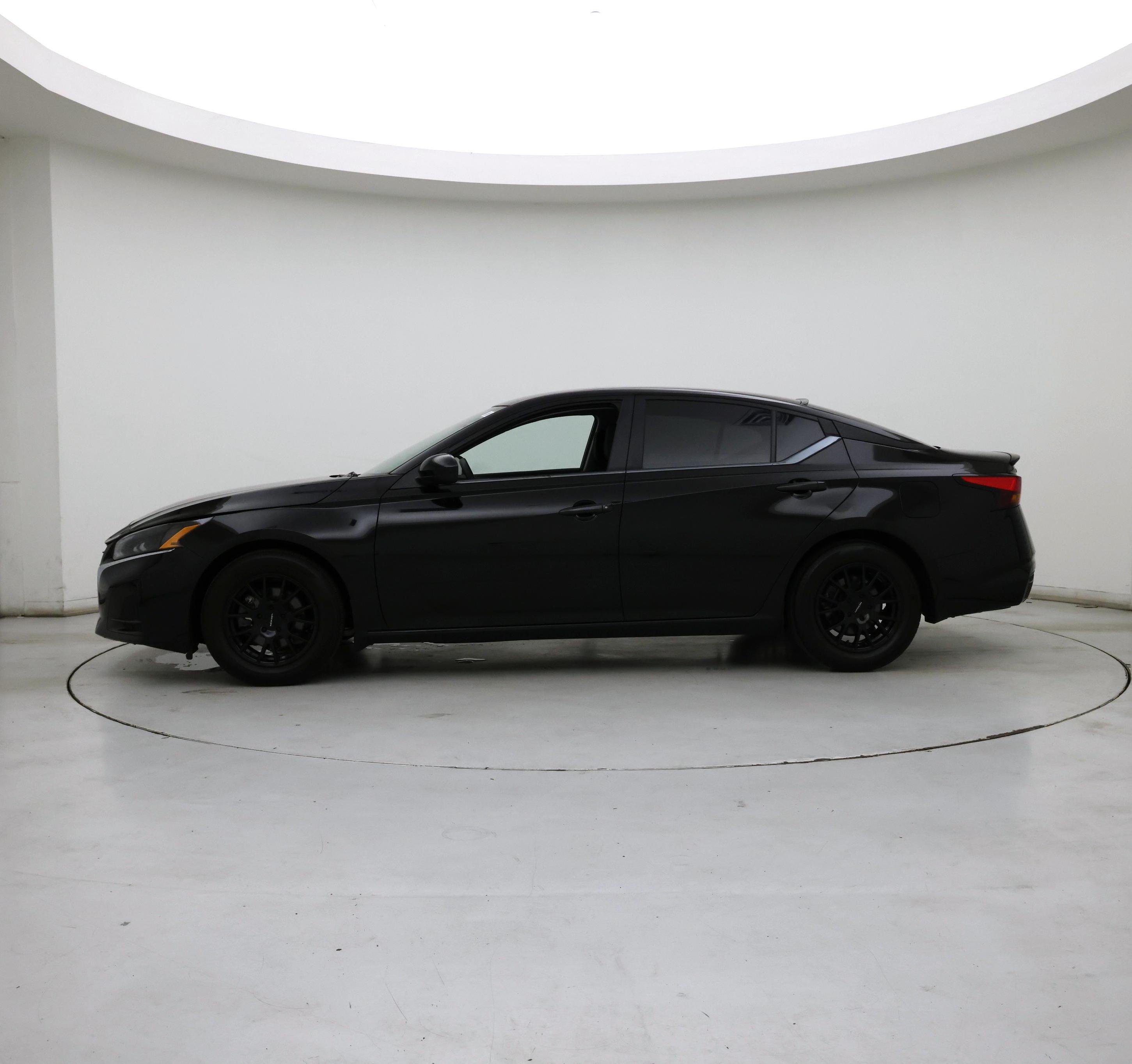 Thumbnail: 2023 Nissan Altima - 3