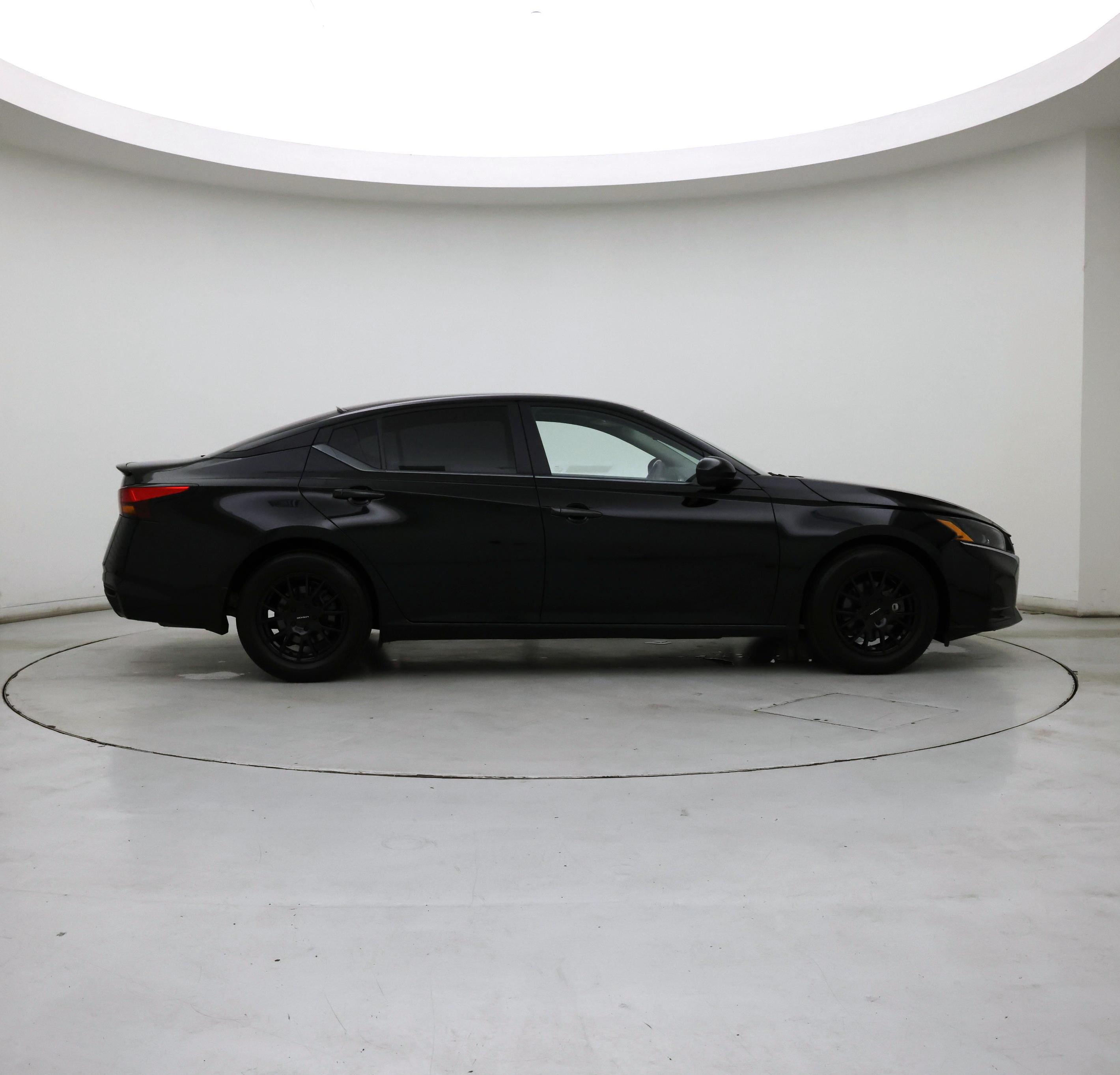Thumbnail: 2023 Nissan Altima - 7