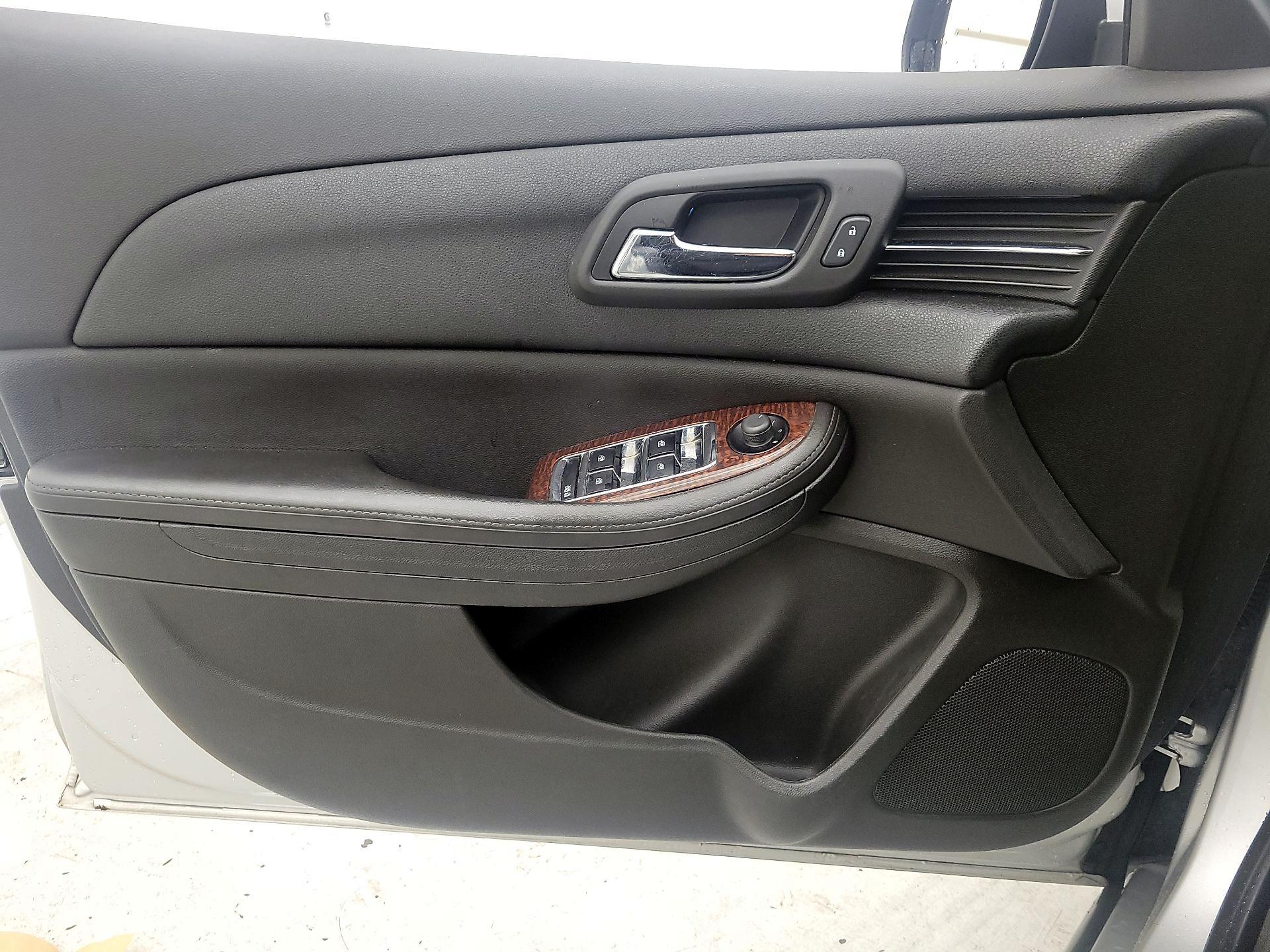 Thumbnail: 2013 Chevrolet Malibu - 12