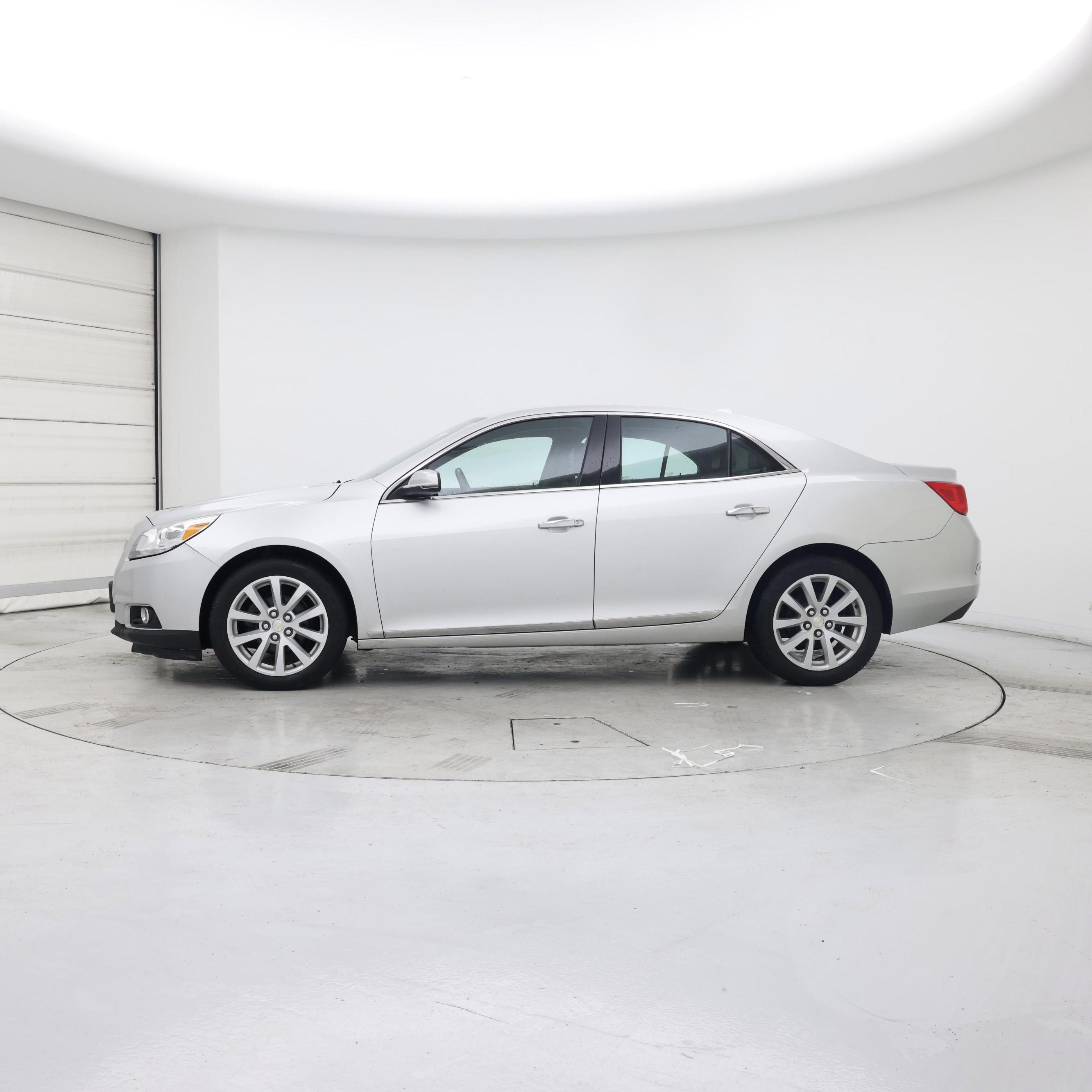 Thumbnail: 2013 Chevrolet Malibu - 3