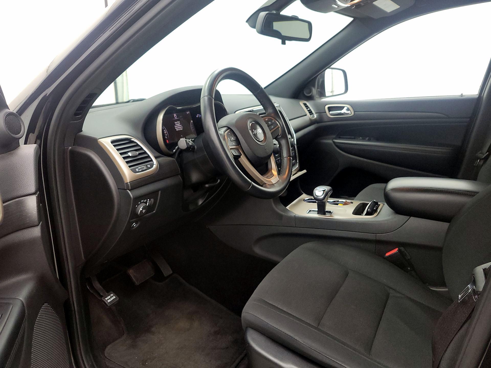 Thumbnail: 2015 Jeep Grand Cherokee - 11