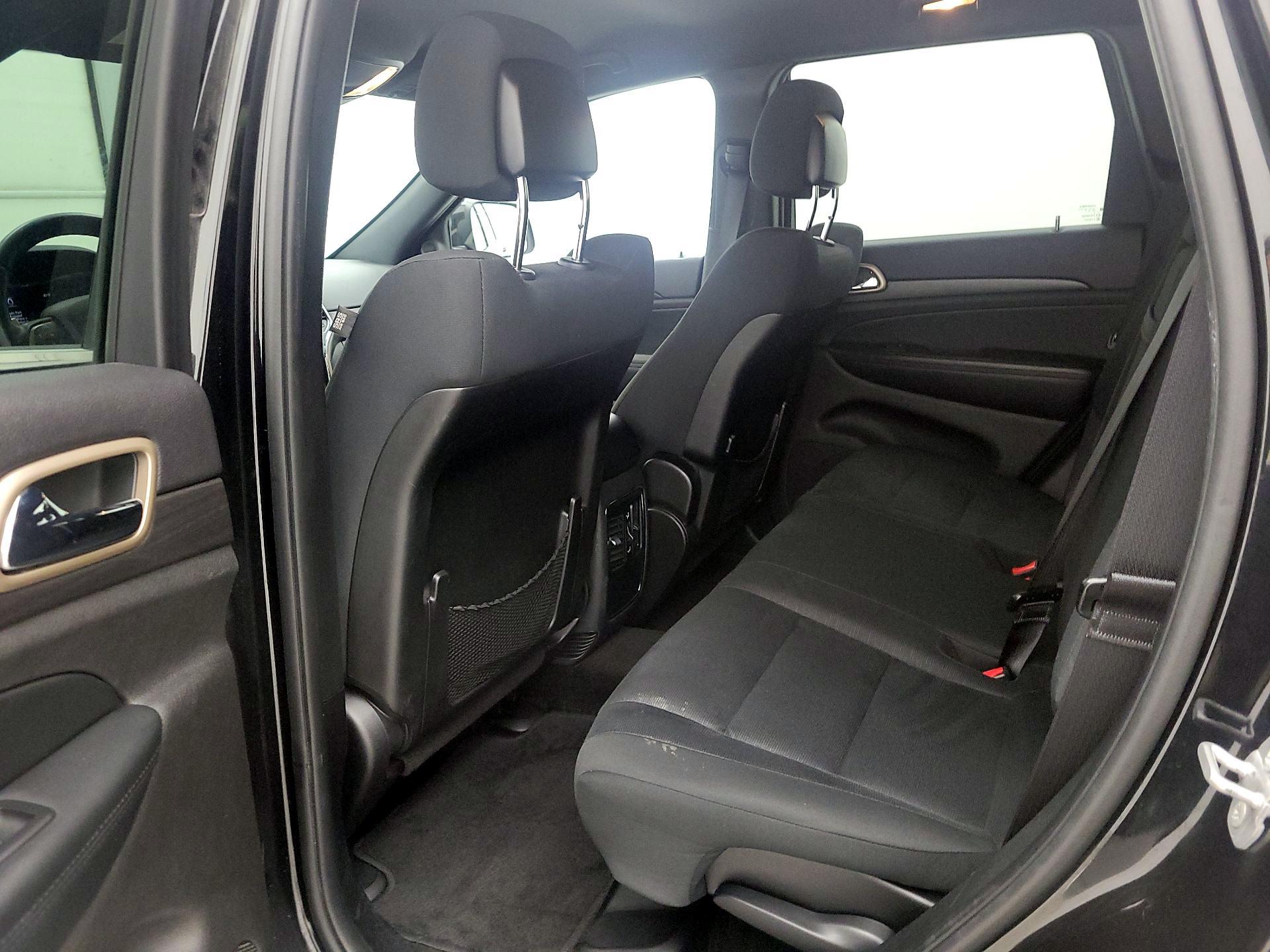 Thumbnail: 2015 Jeep Grand Cherokee - 18