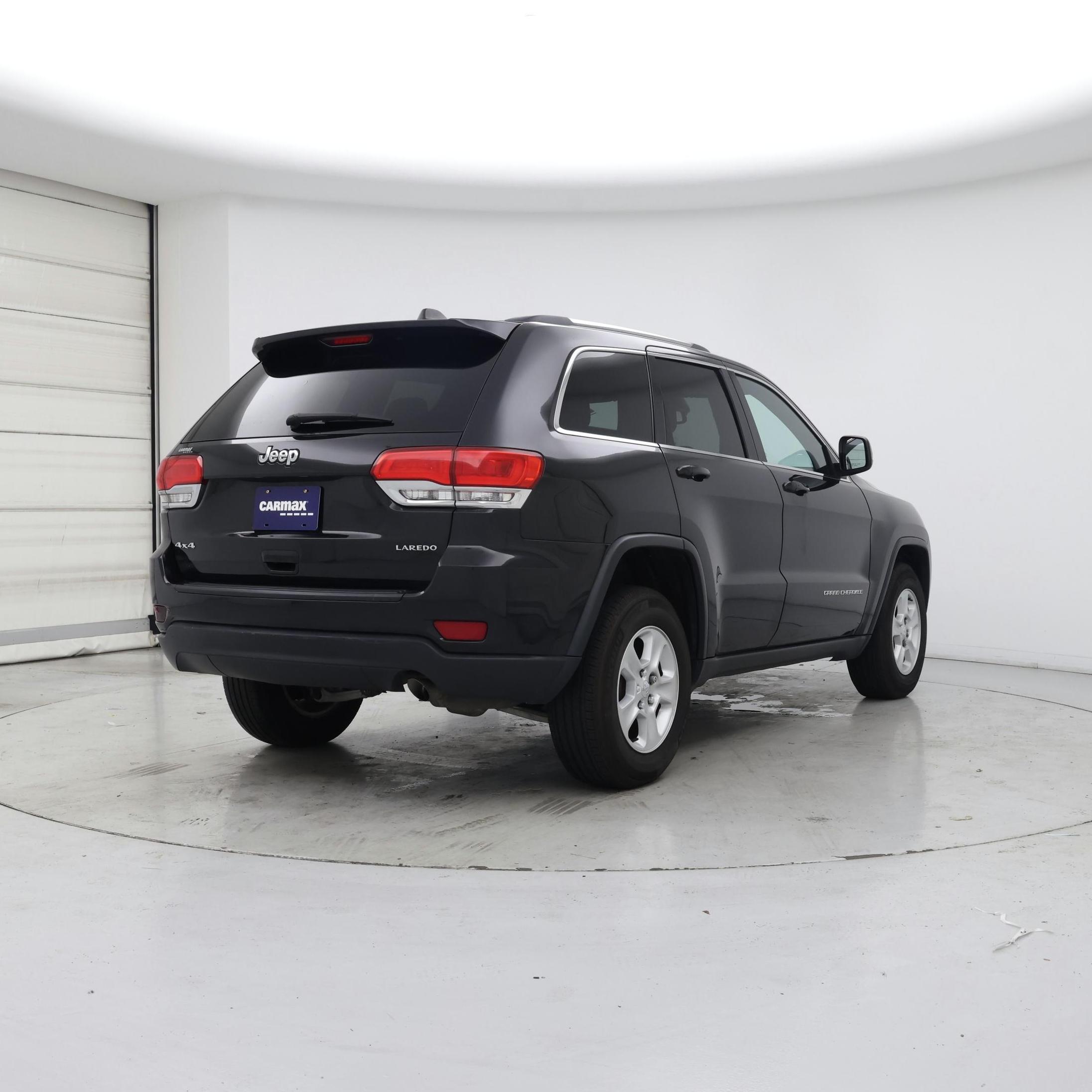 Thumbnail: 2015 Jeep Grand Cherokee - 8