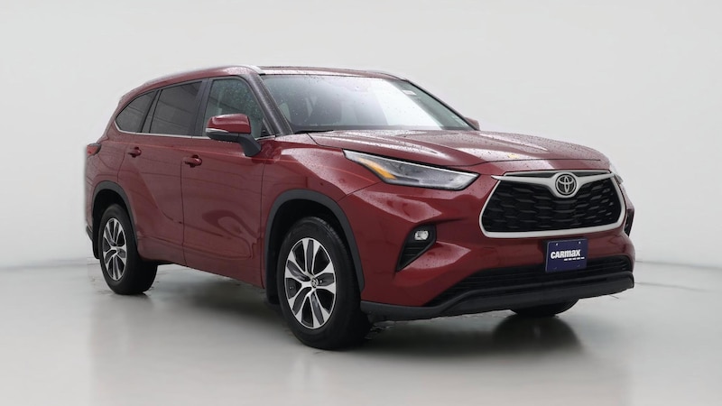 2023 Toyota Highlander XLE Hero Image