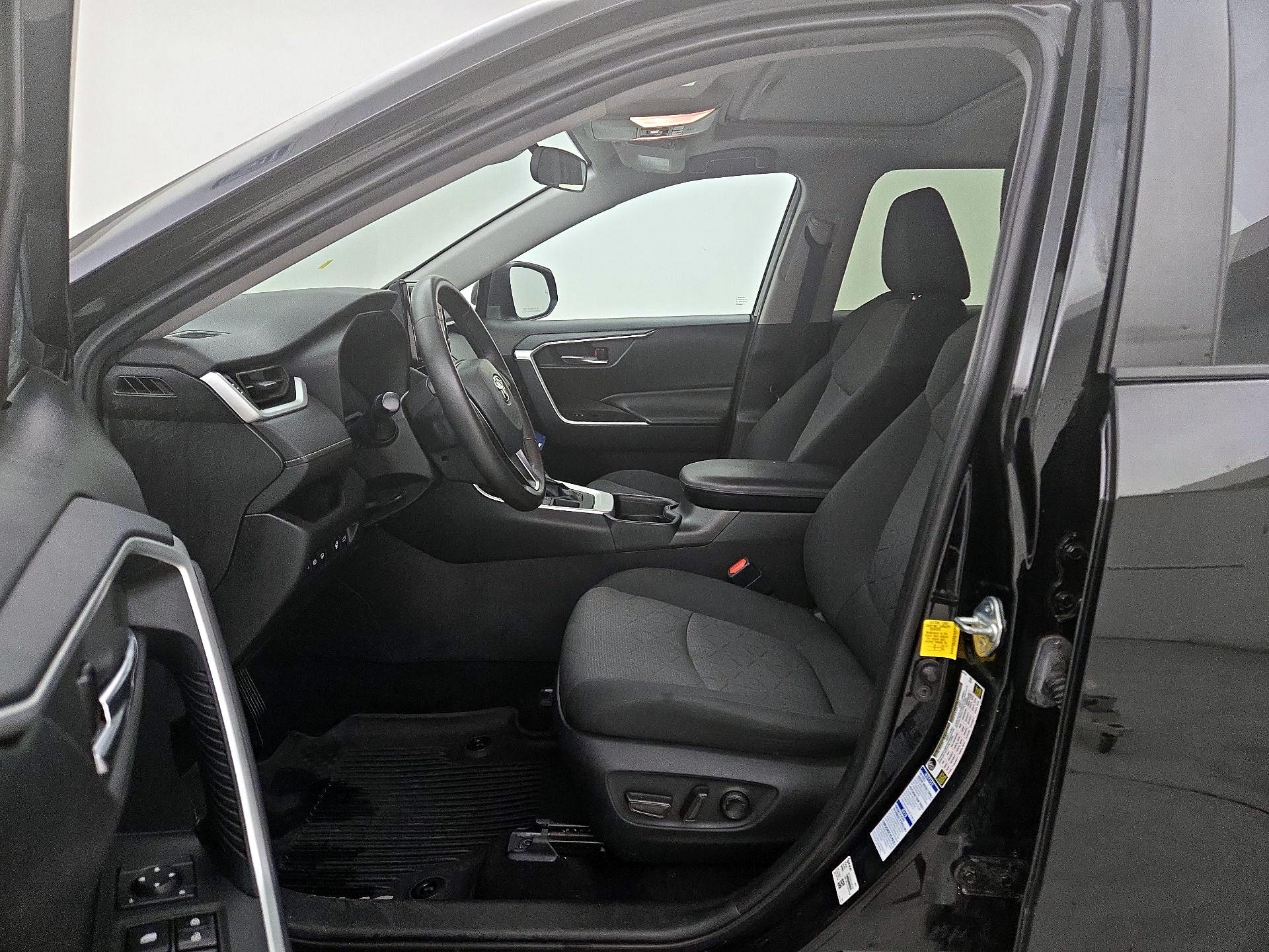 Thumbnail: 2021 Toyota RAV4 - 11