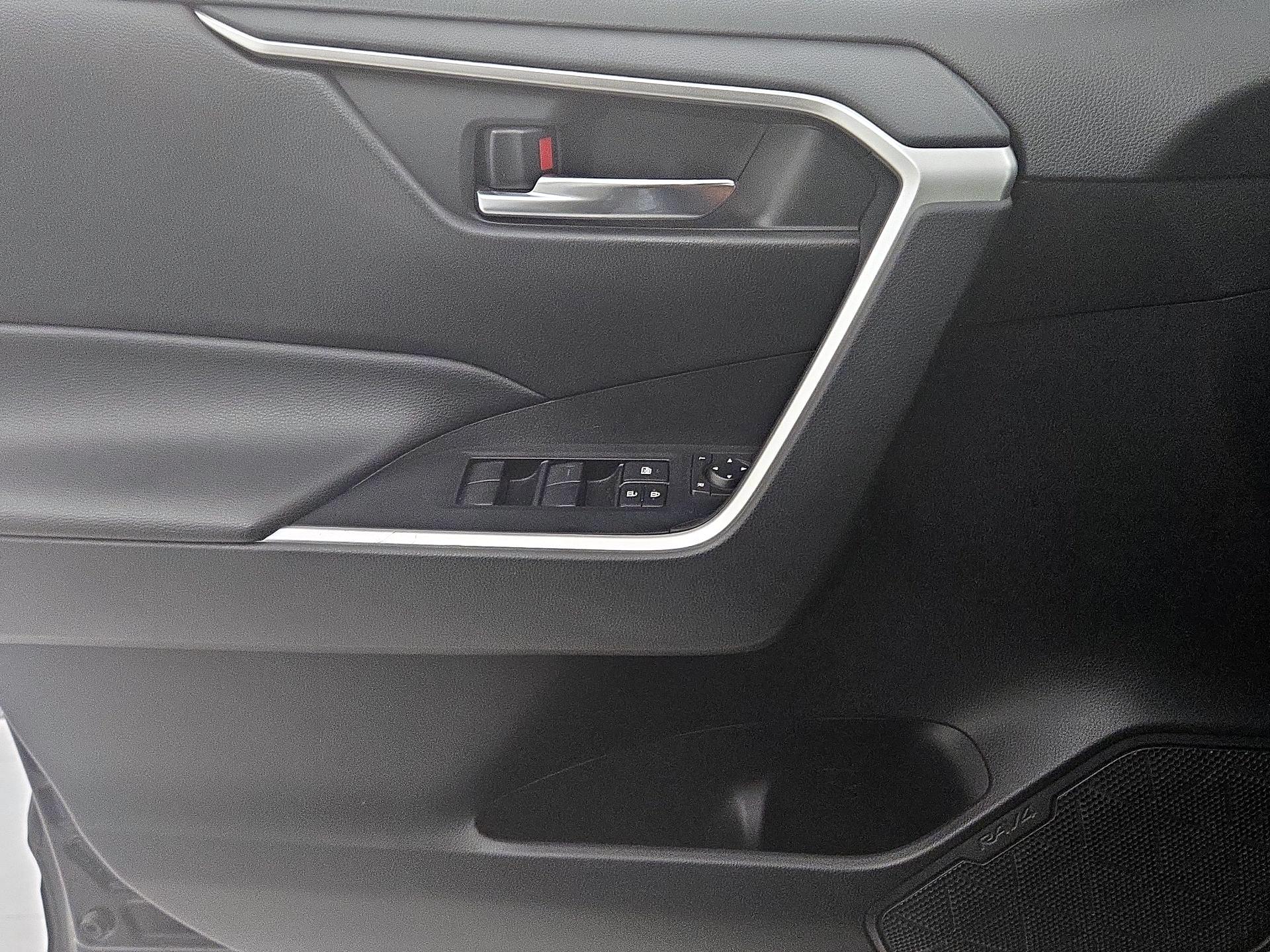 Thumbnail: 2021 Toyota RAV4 - 12