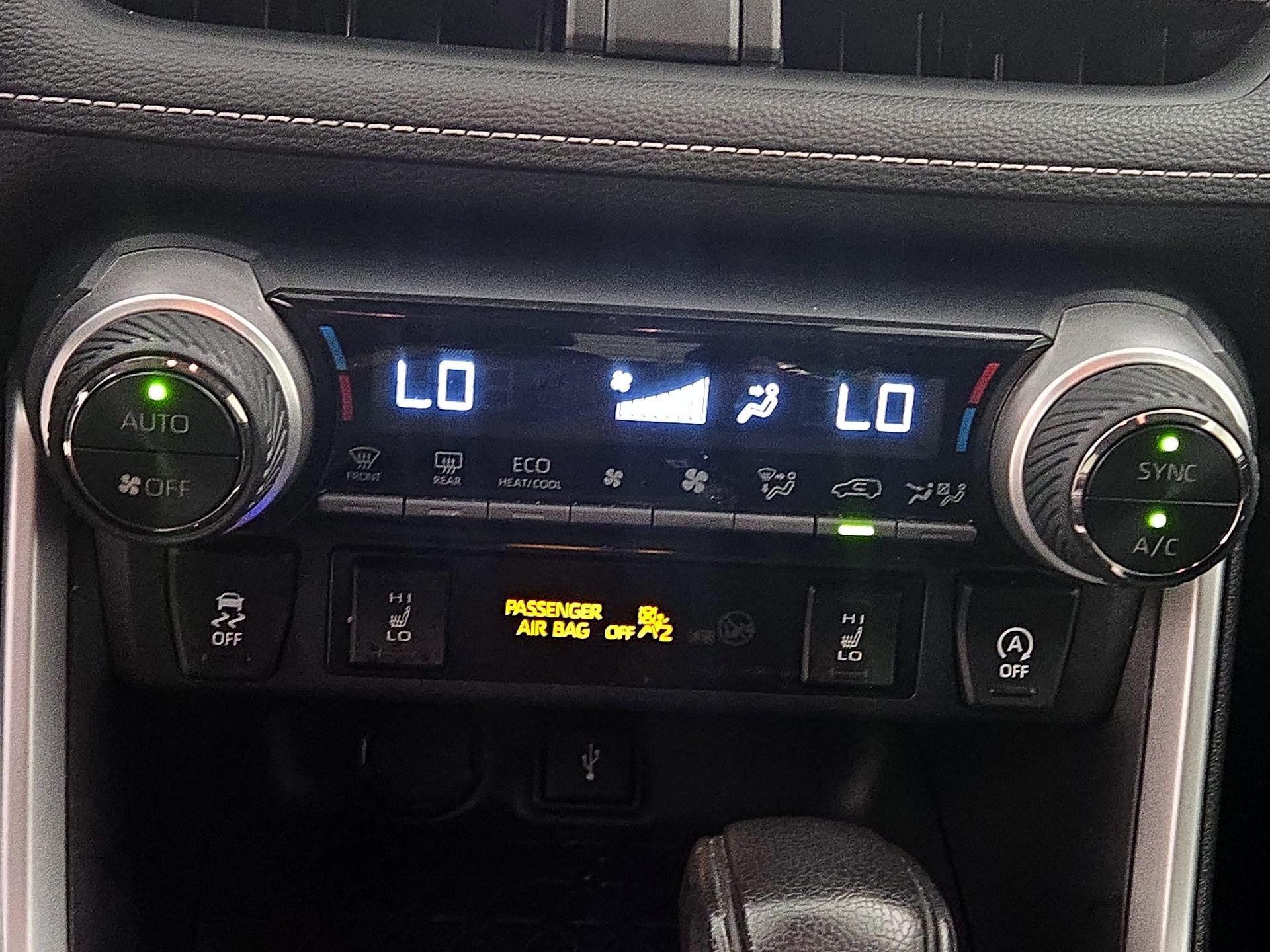 Thumbnail: 2021 Toyota RAV4 - 15