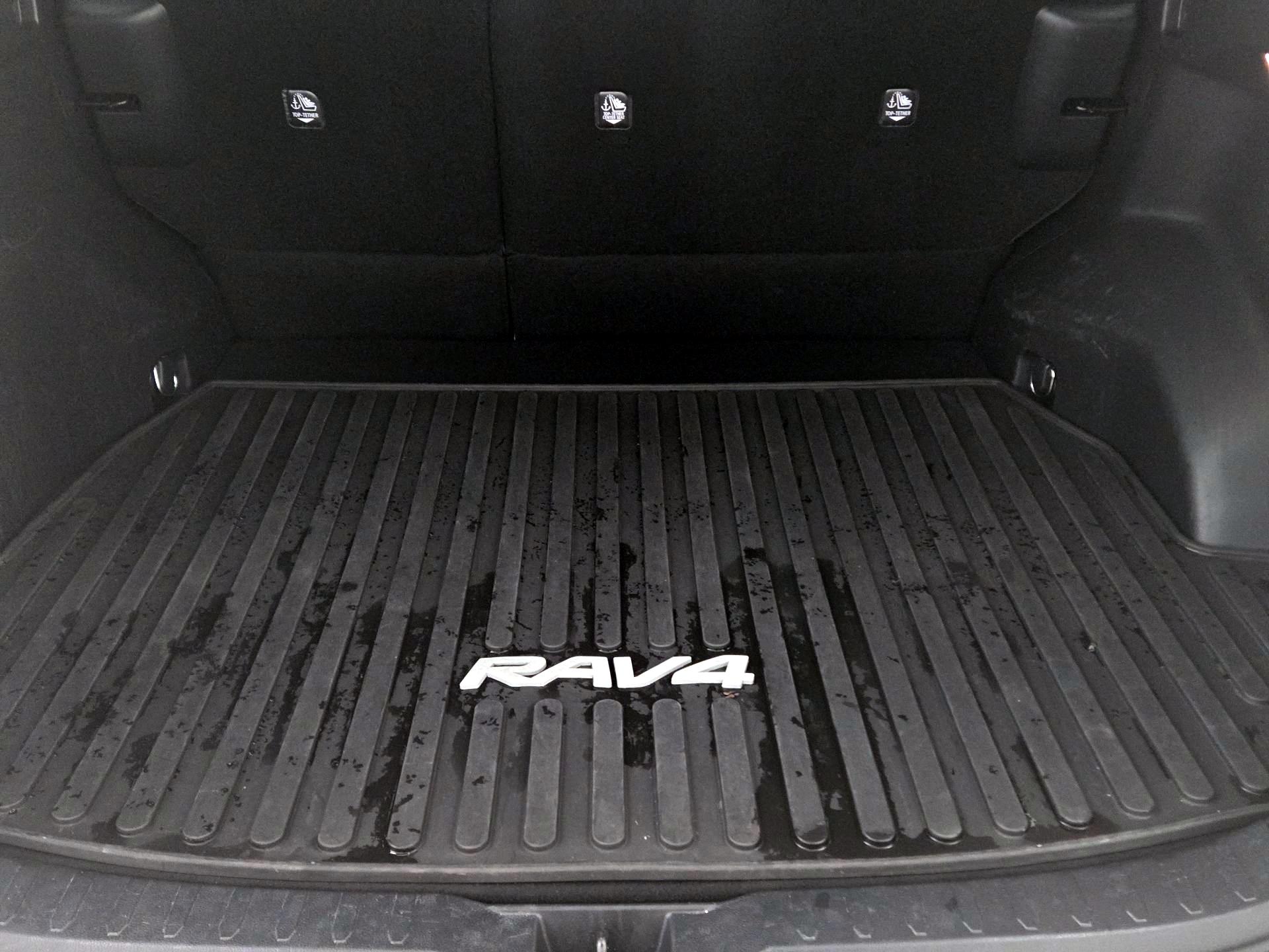 Thumbnail: 2021 Toyota RAV4 - 18