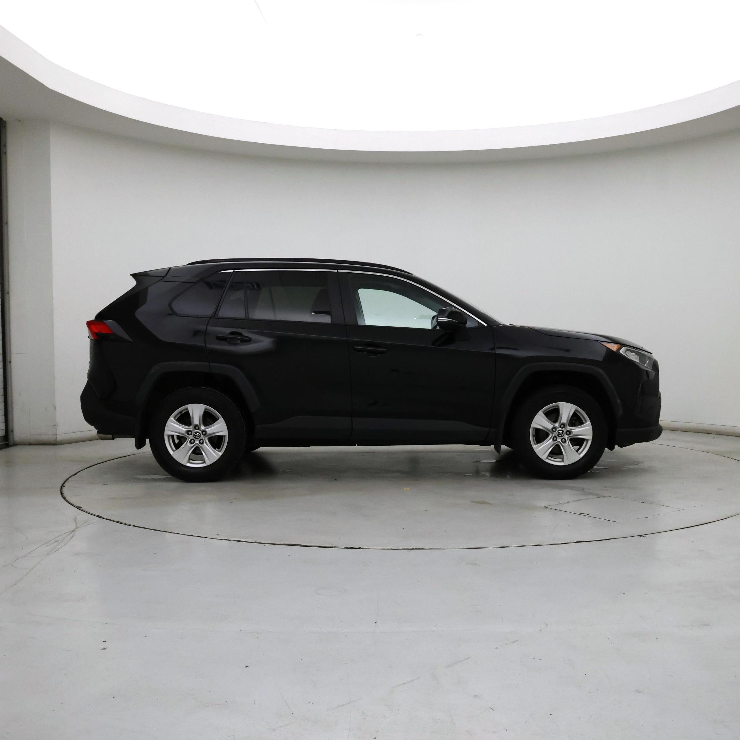 Thumbnail: 2021 Toyota RAV4 - 7