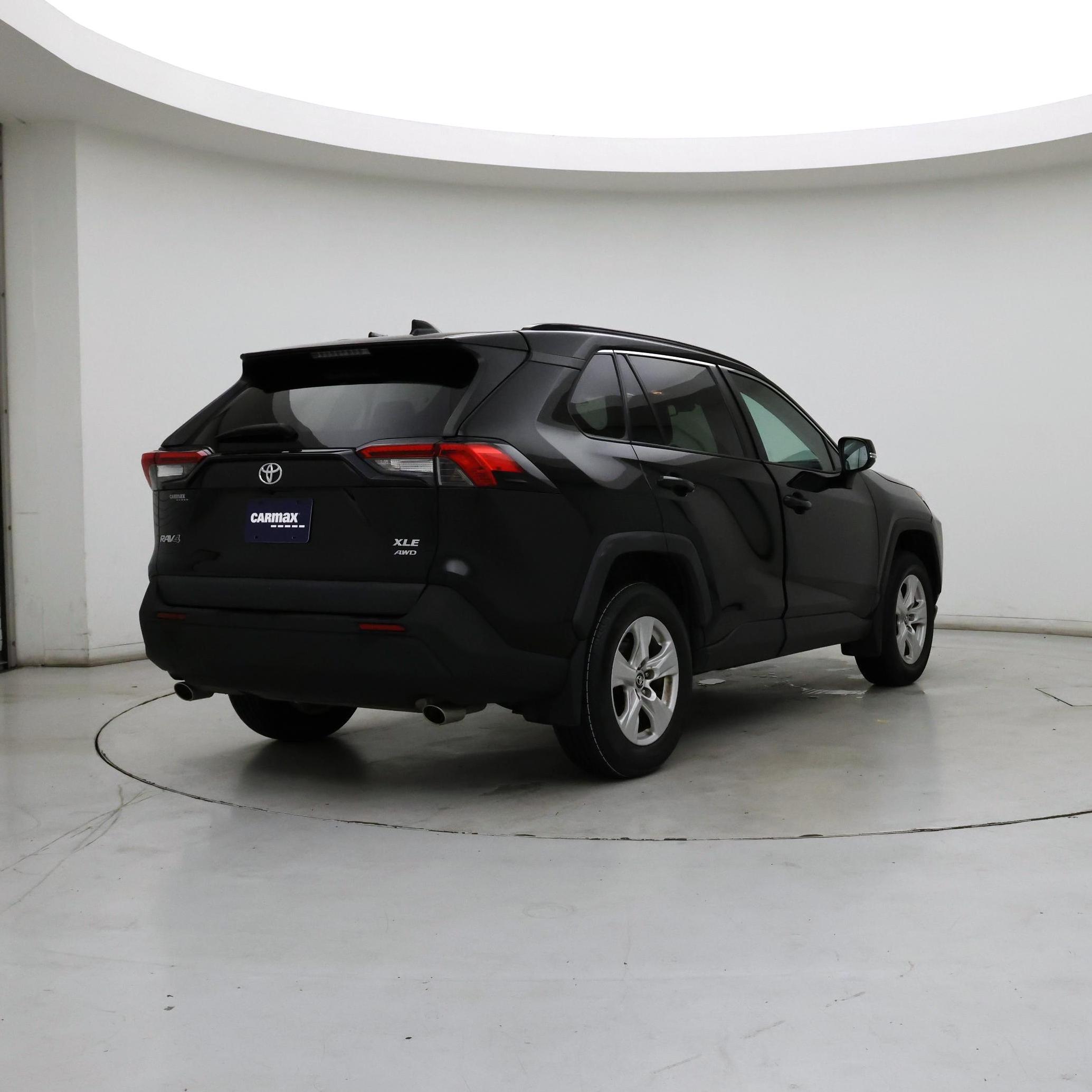 Thumbnail: 2021 Toyota RAV4 - 8