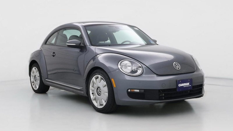 2016 Volkswagen Beetle SE Hero Image