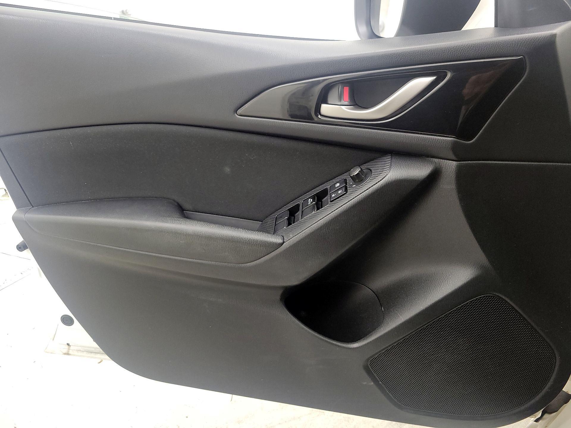 Thumbnail: 2015 Mazda Mazda3 - 12