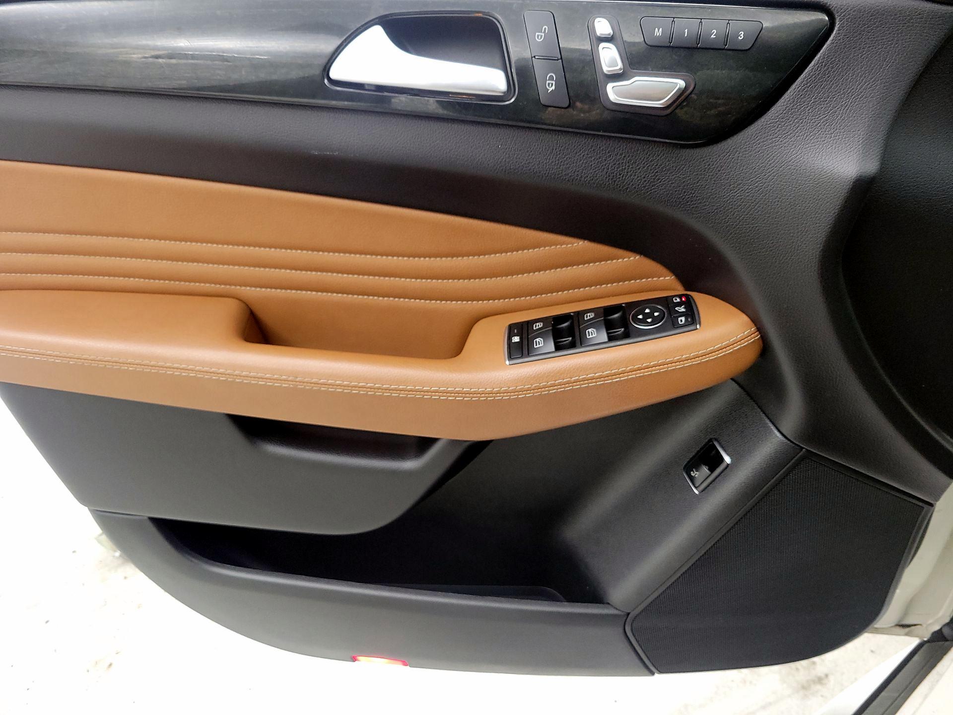 Thumbnail: 2019 Mercedes-Benz GLE - 12