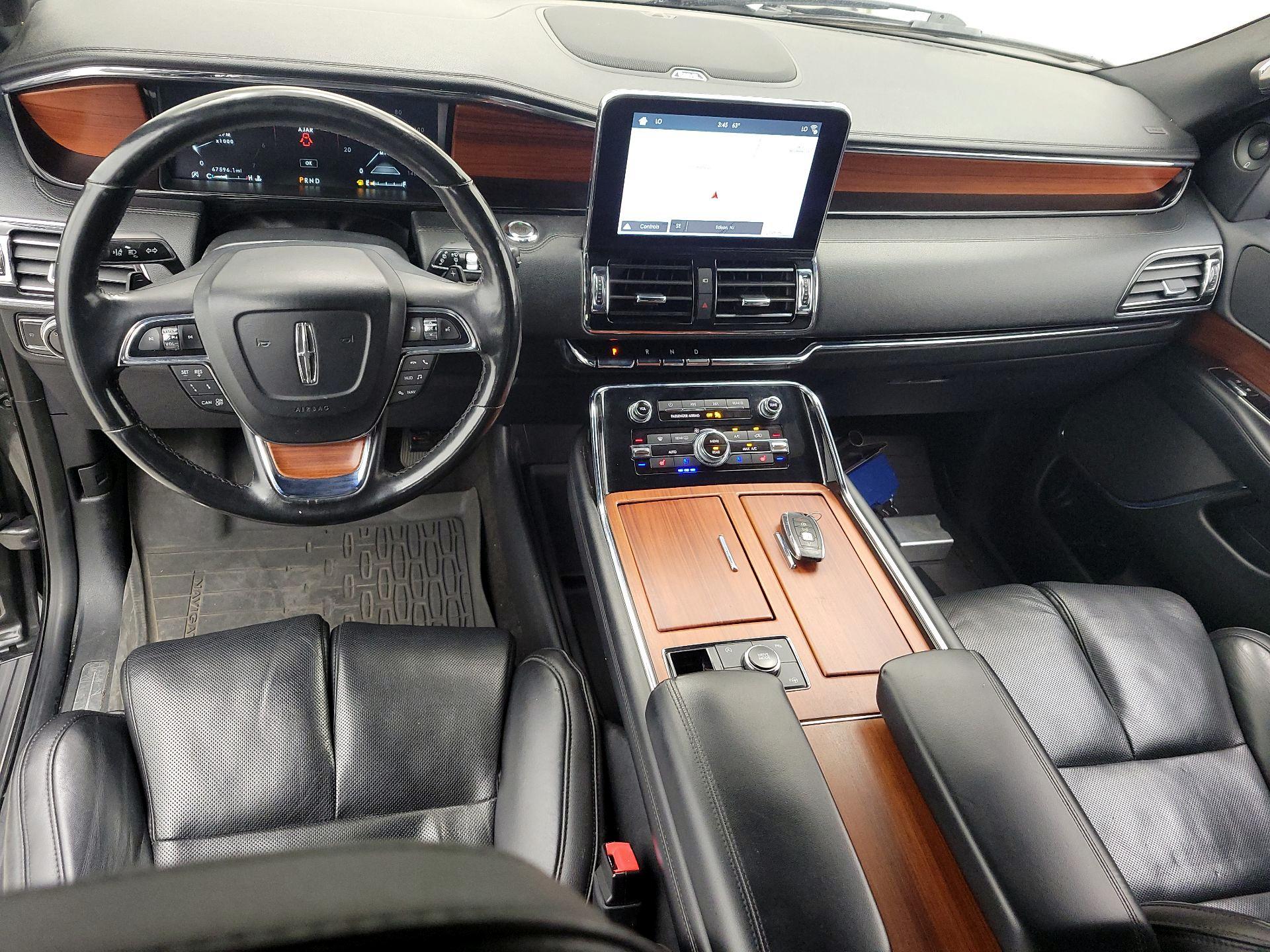 Thumbnail: 2018 Lincoln Navigator - 9