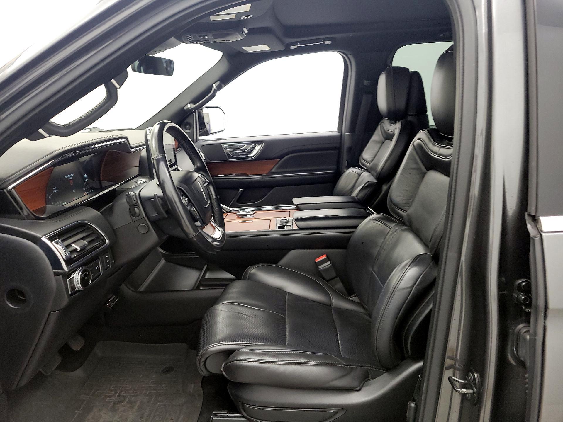 Thumbnail: 2018 Lincoln Navigator - 11