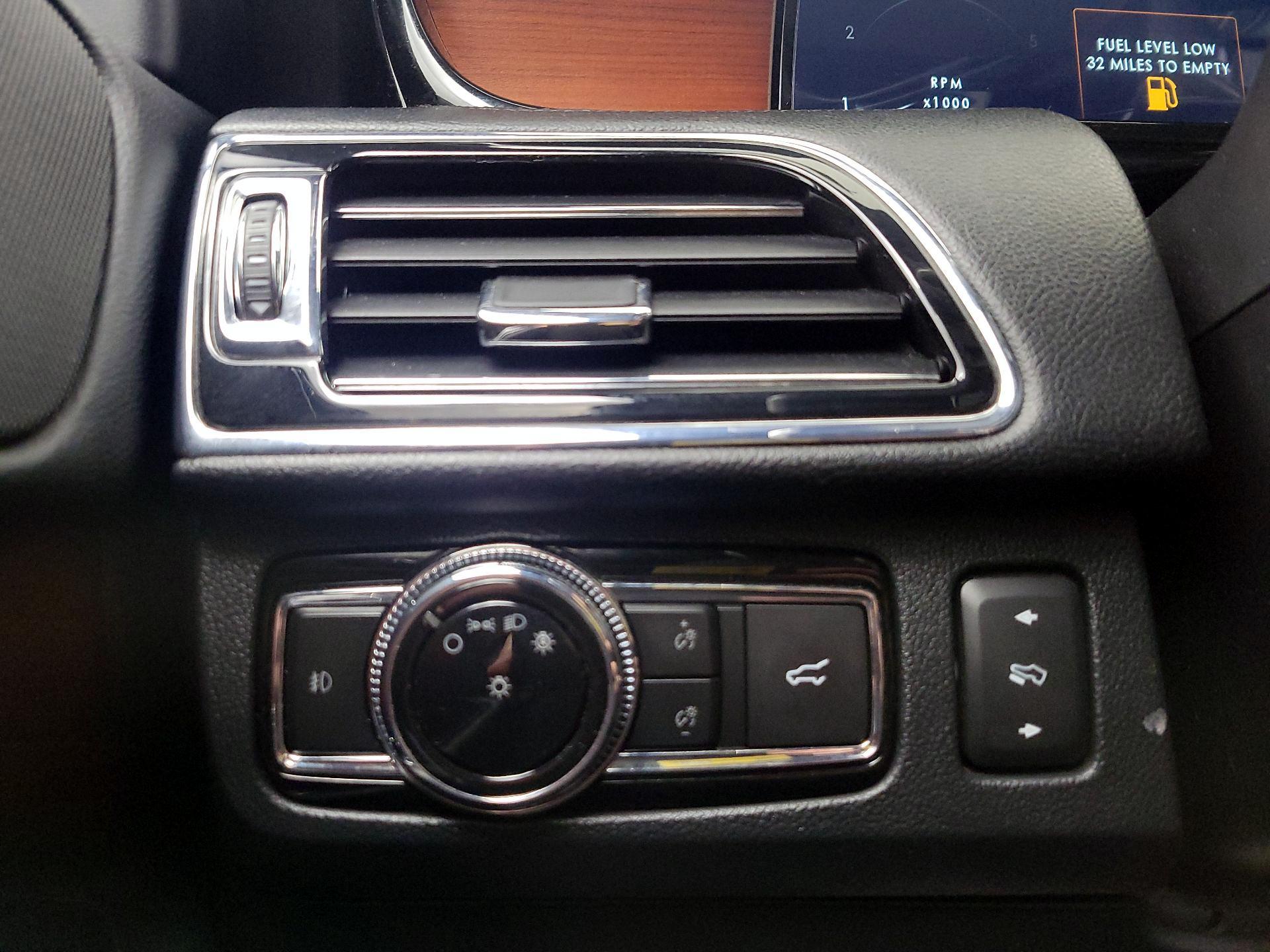 Thumbnail: 2018 Lincoln Navigator - 13