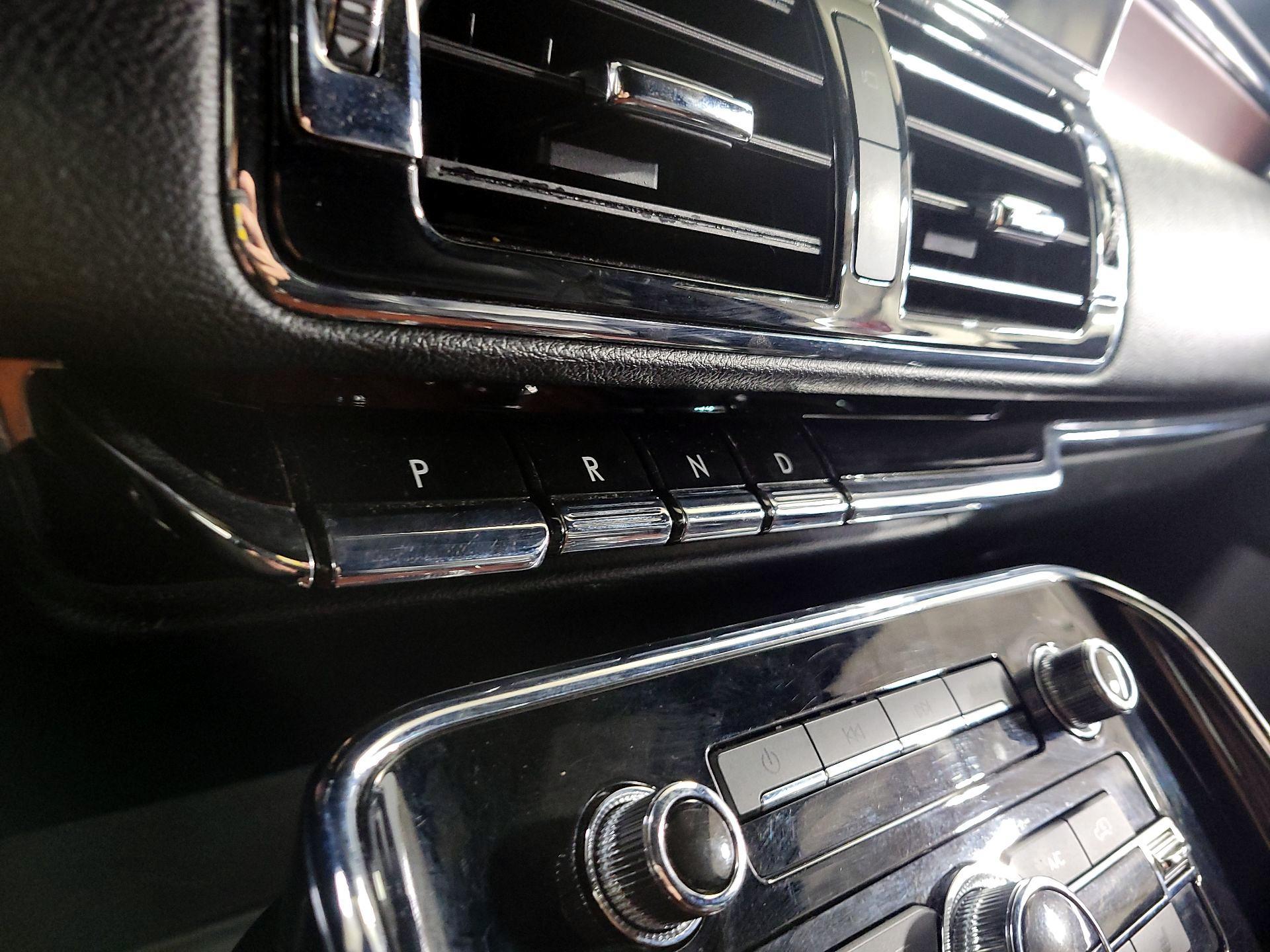 Thumbnail: 2018 Lincoln Navigator - 18