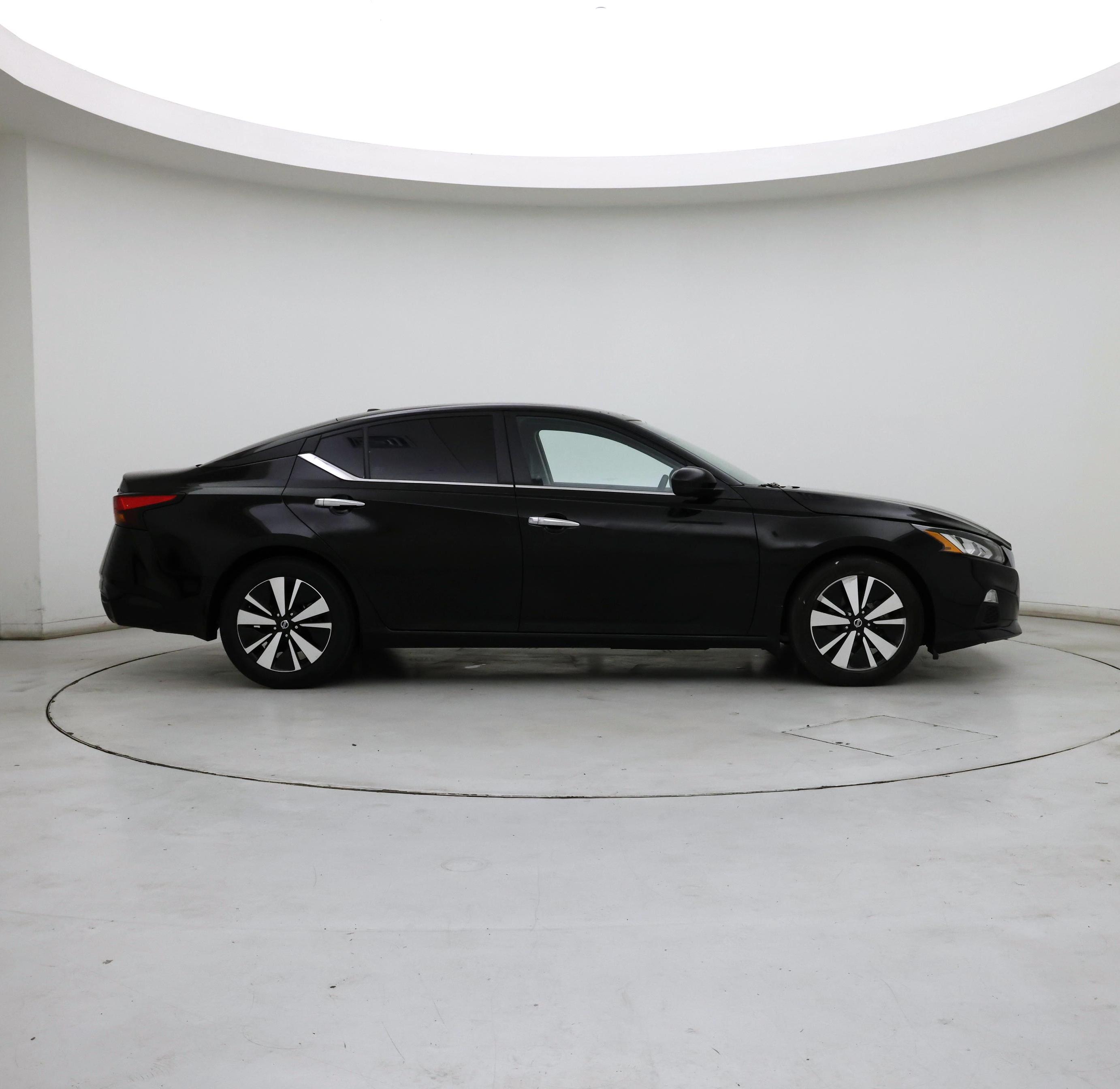 Thumbnail: 2022 Nissan Altima - 7