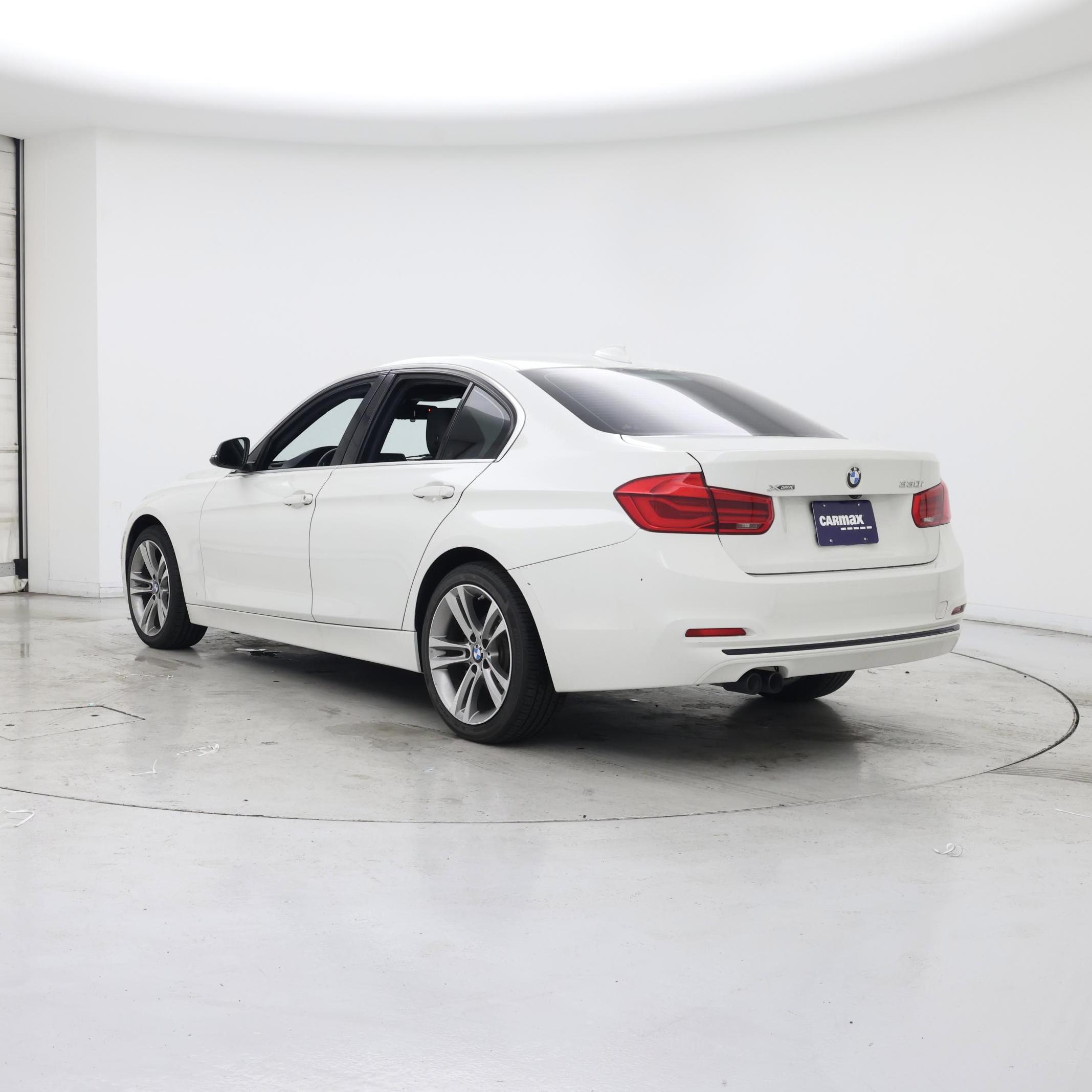 Thumbnail: 2018 BMW 3 Series - 2